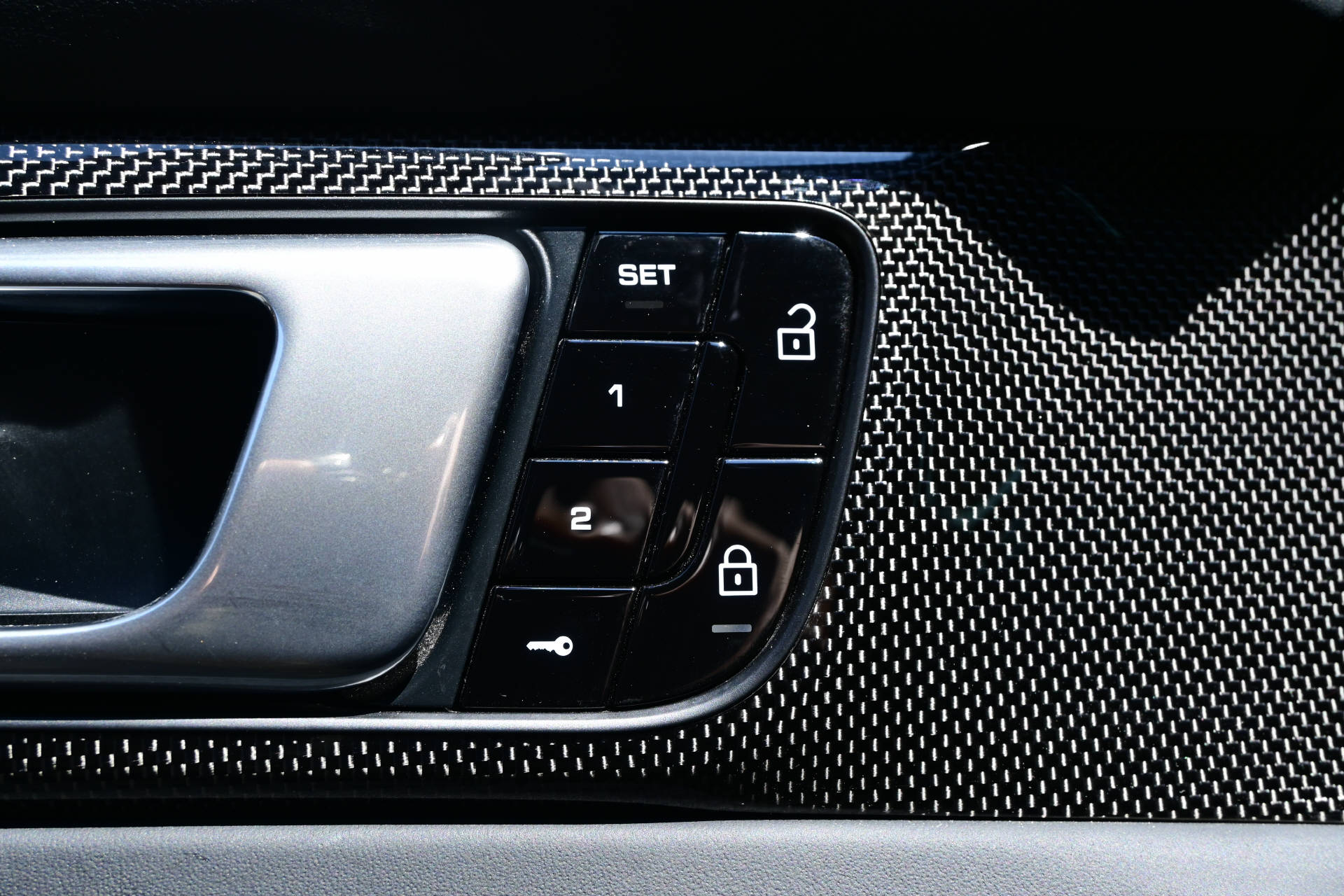 PORSCHE Panamera Sport Turismo 4.0 V8 GTS *CH-Auto*Carbon Interieur*Panoramadach*-image-17