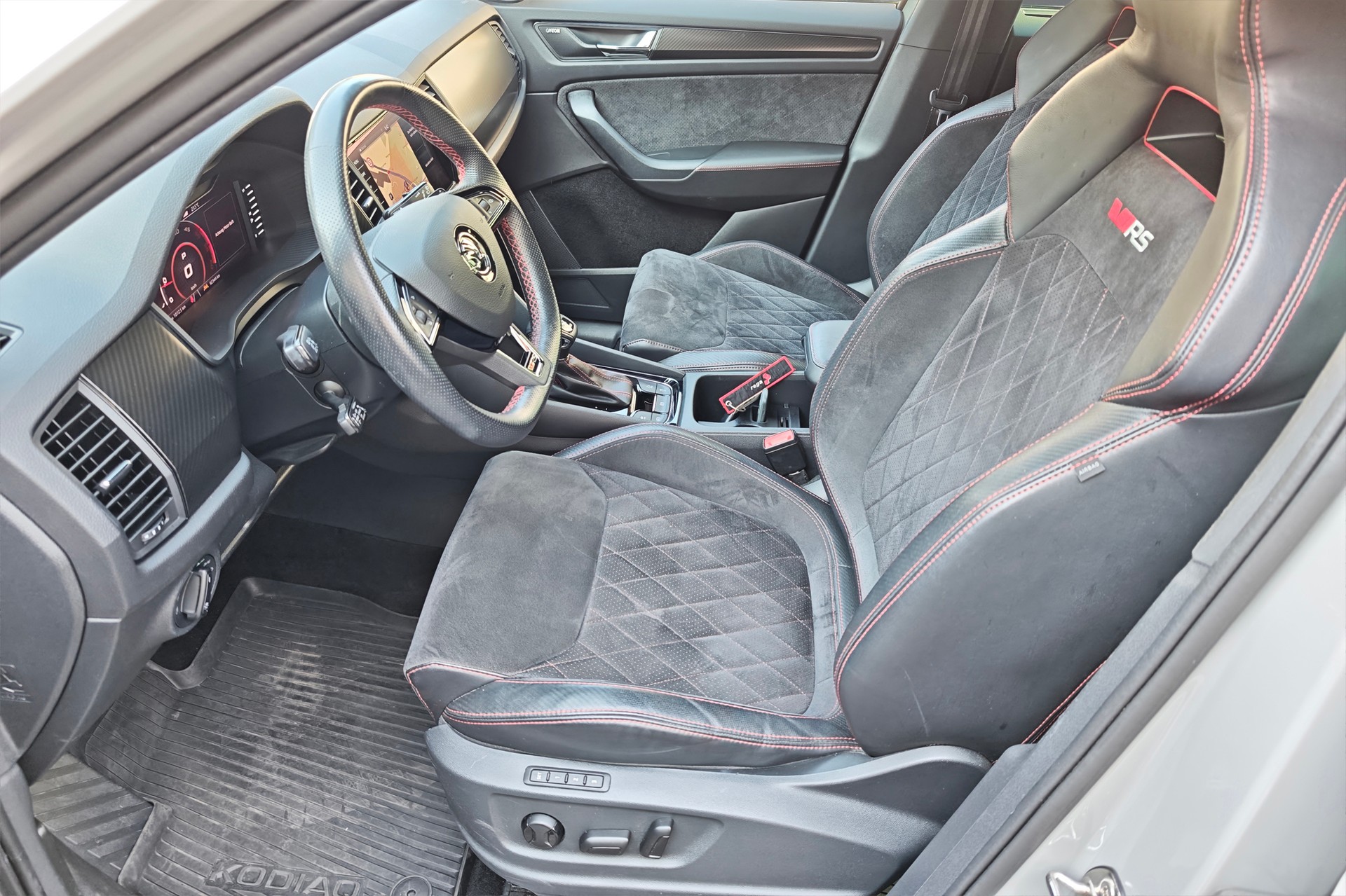 SKODA Kodiaq 2.0 Bi-TDI SCR RS 4x4 DSG-image-8