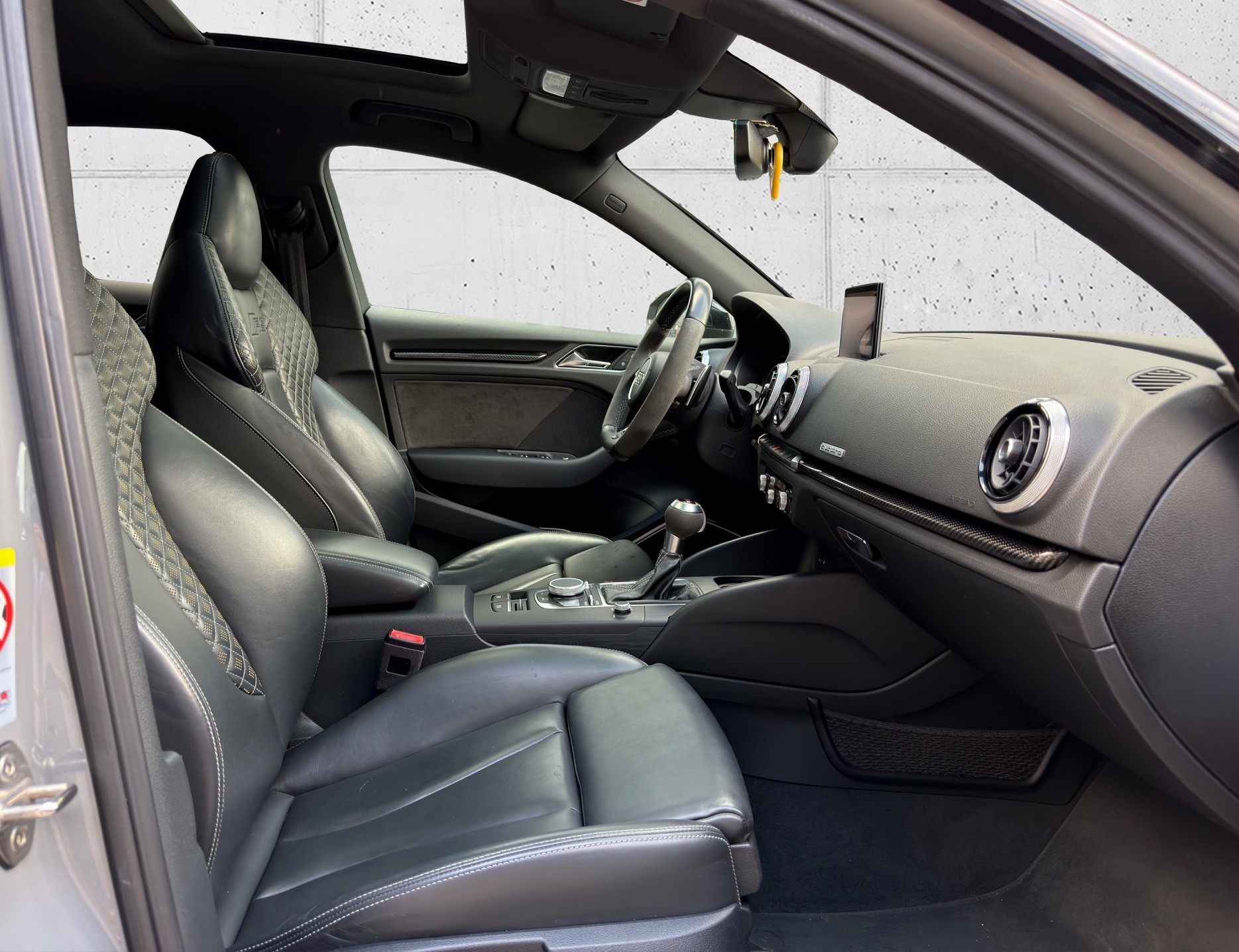AUDI RS3 Sportback 2.5 TSI quattro S-tronic-image-22