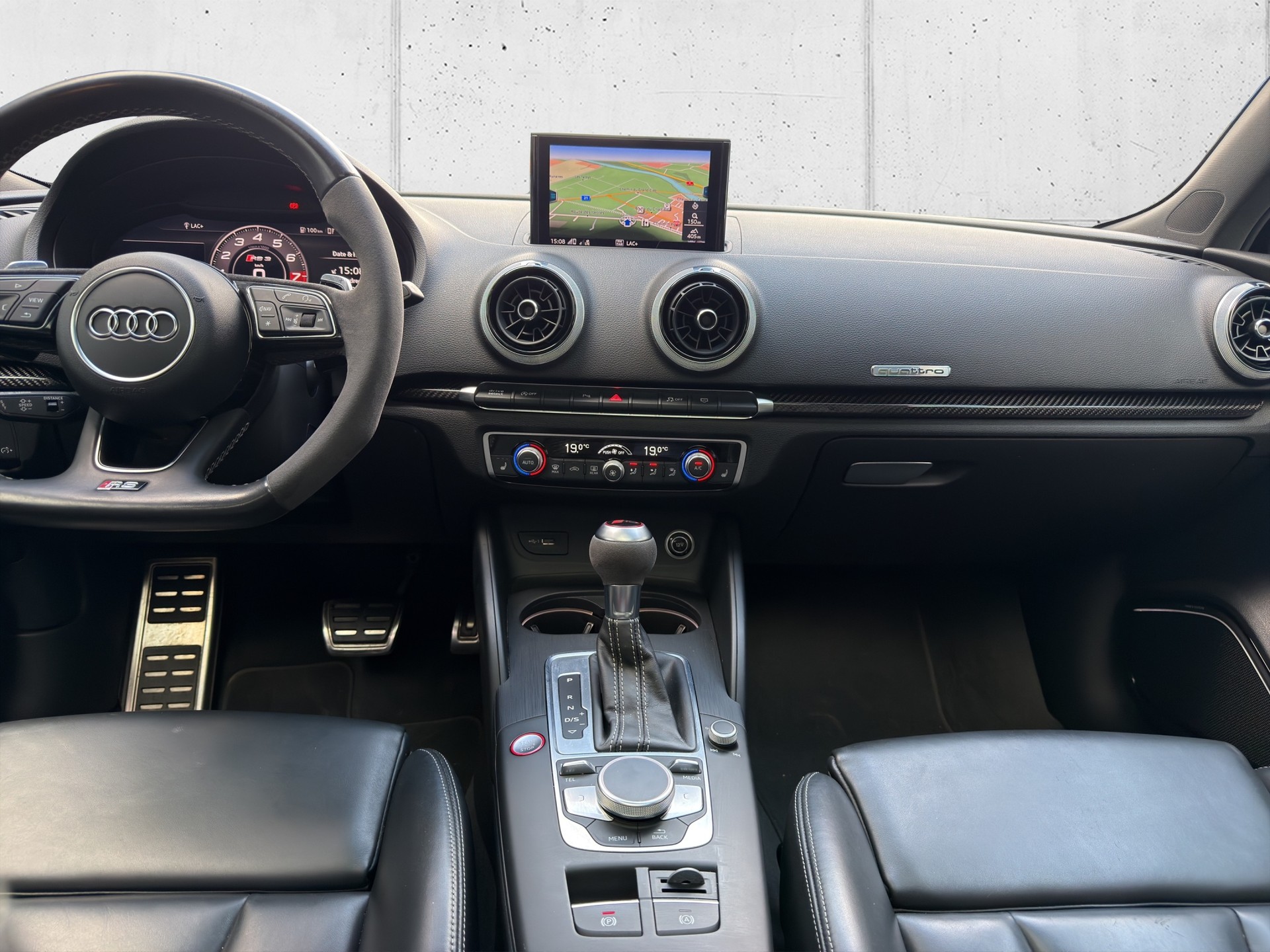 AUDI RS3 Sportback 2.5 TSI quattro S-tronic-image-19