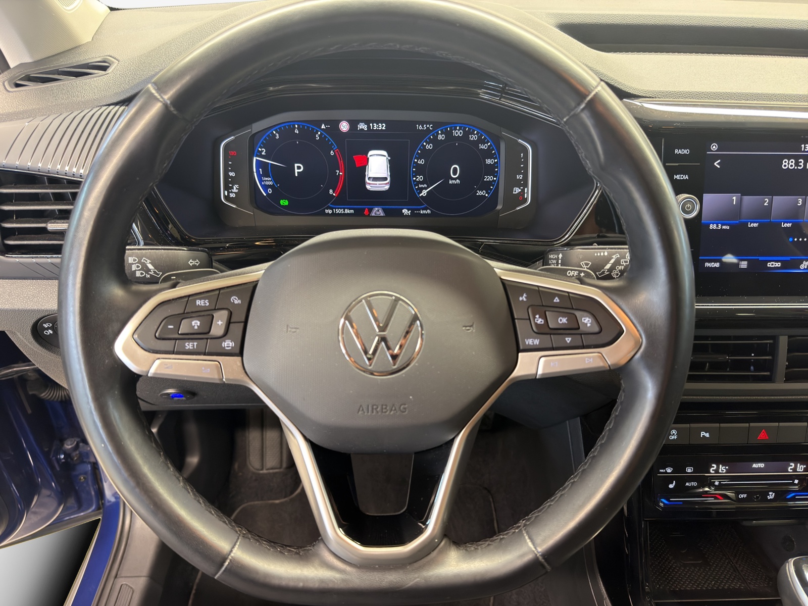 VW T-Cross 1.0 TSI Life Limited DSG-image-9