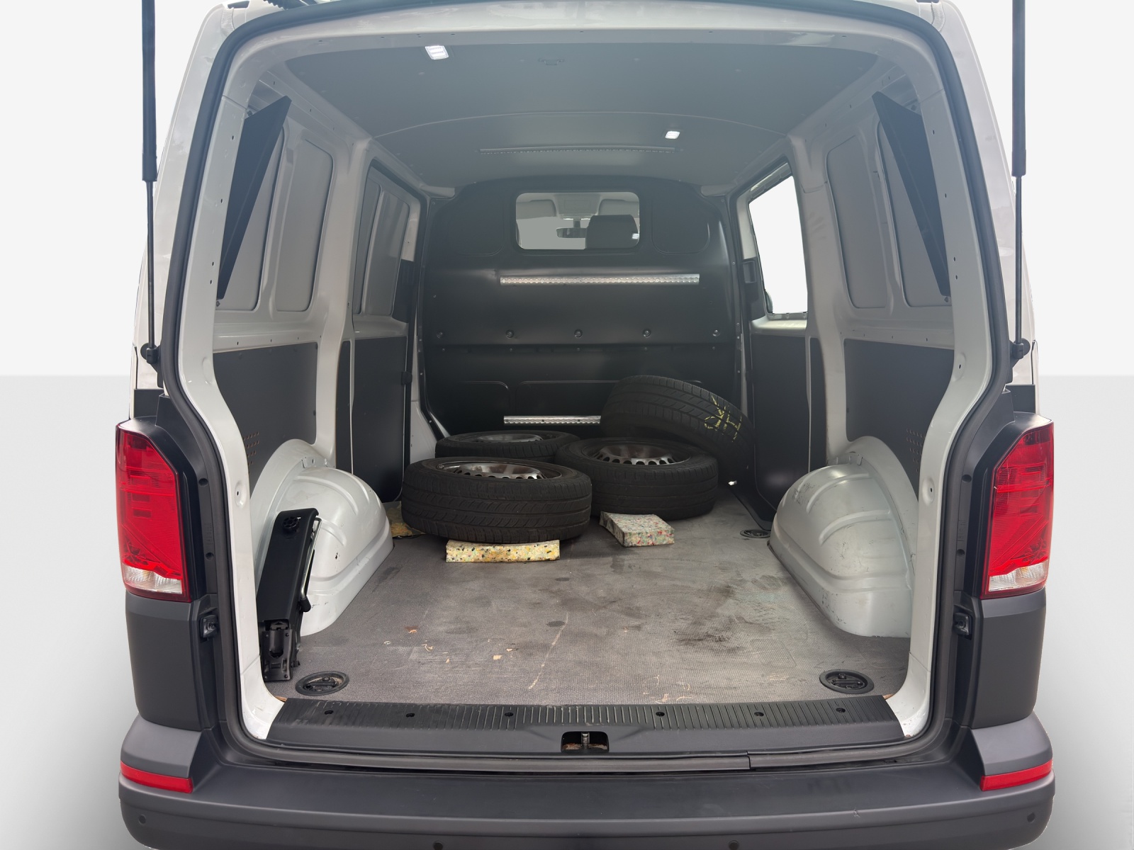 VW T6.1 2.0 TDI-image-12