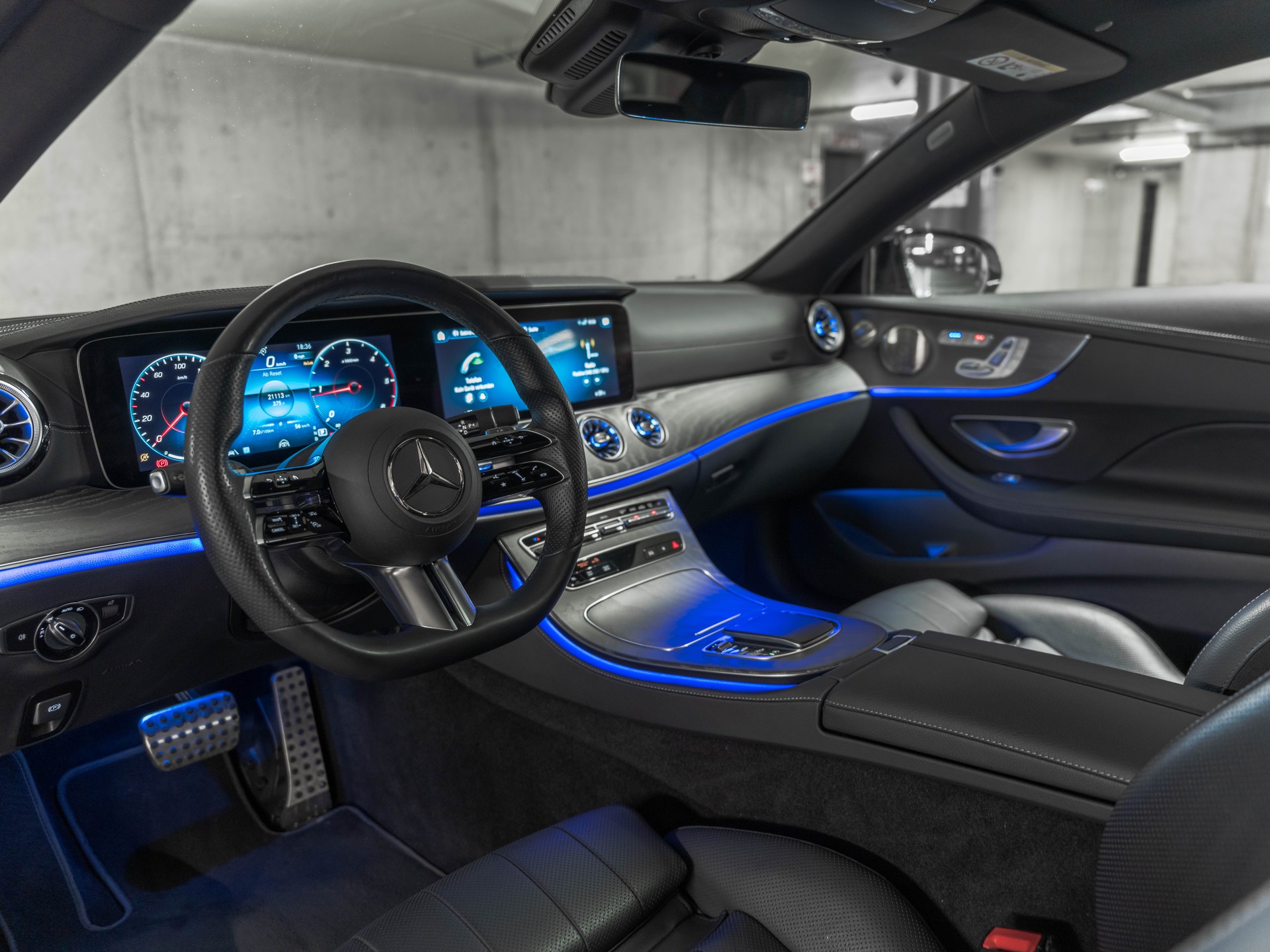 MERCEDES-BENZ E 400 d Coupé 4Matic AMG Line 9G-Tronic-image-26