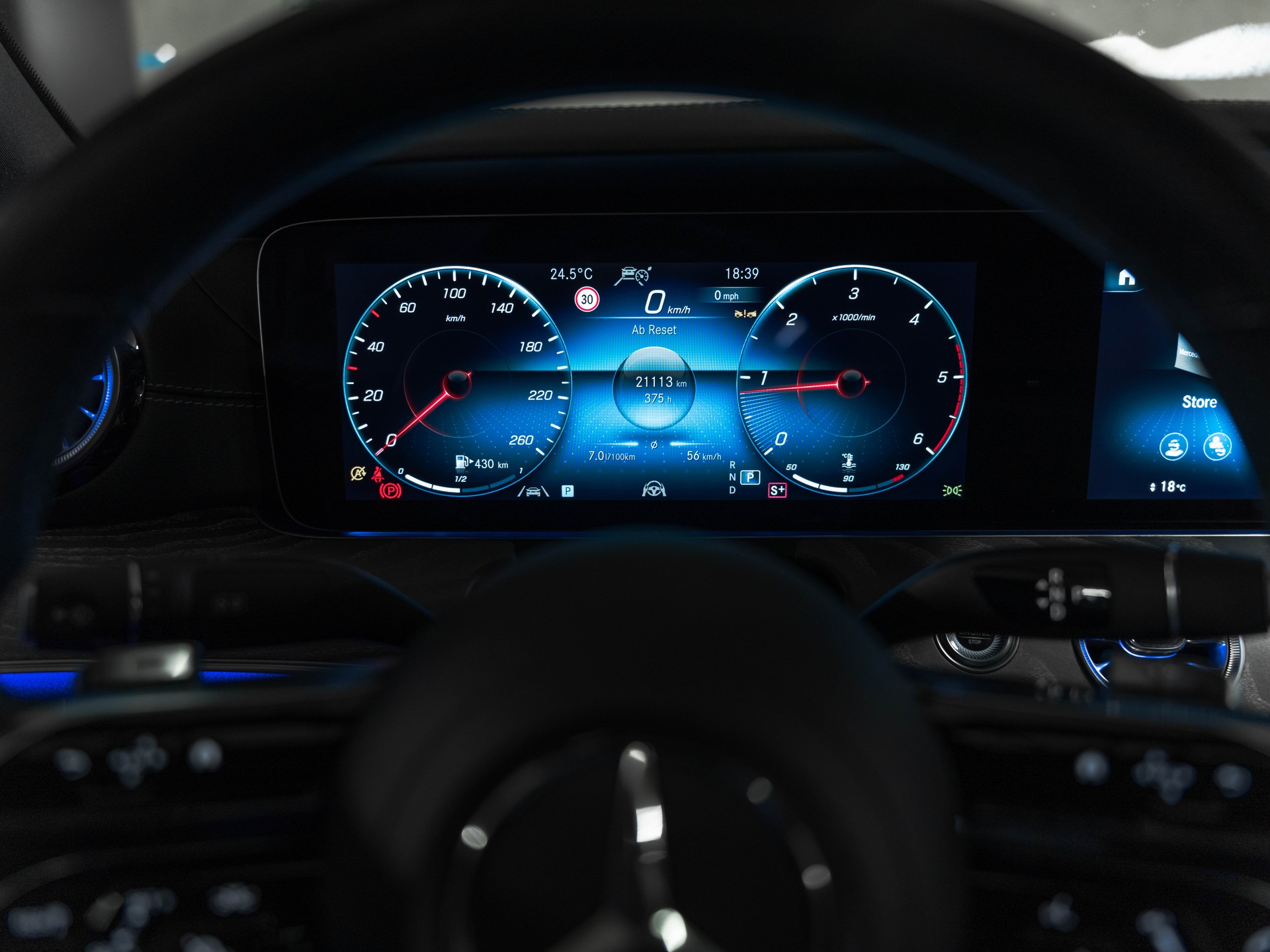 MERCEDES-BENZ E 400 d Coupé 4Matic AMG Line 9G-Tronic-image-16