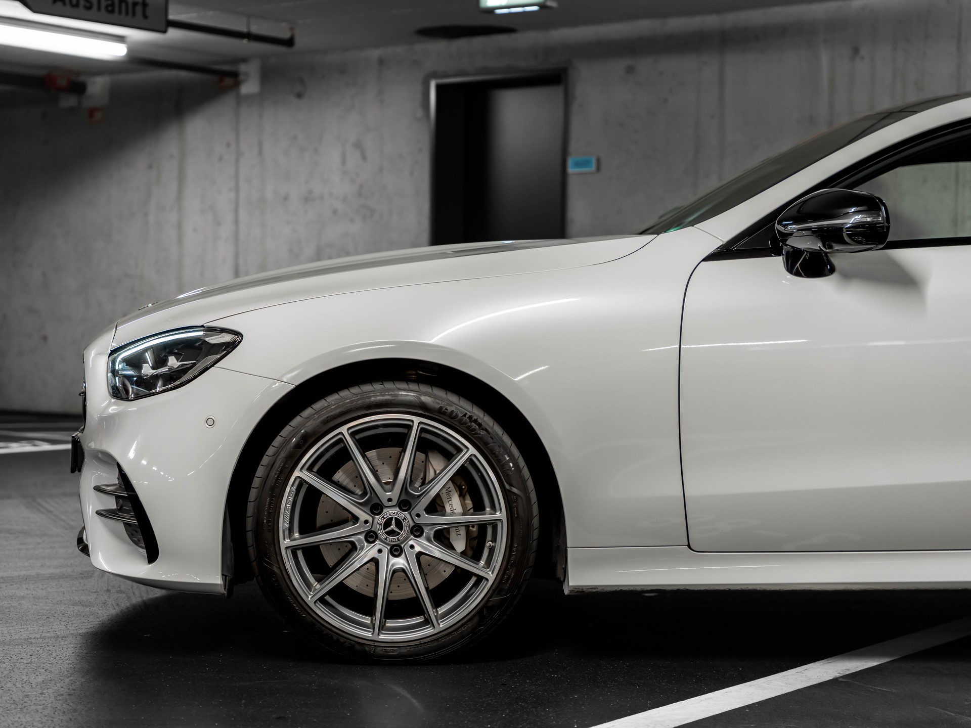 MERCEDES-BENZ E 400 d Coupé 4Matic AMG Line 9G-Tronic-showroom-element-3