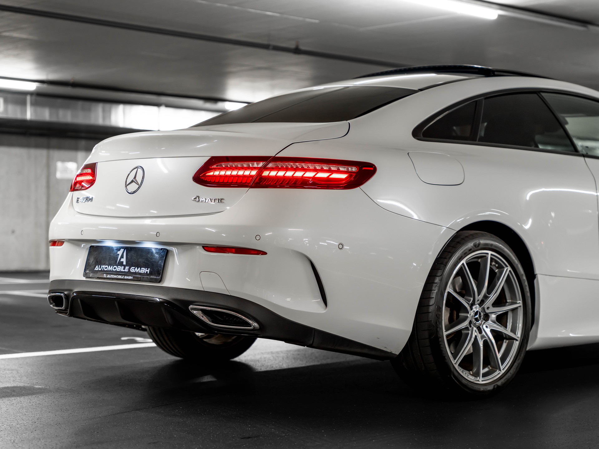 MERCEDES-BENZ E 400 d Coupé 4Matic AMG Line 9G-Tronic-image-8