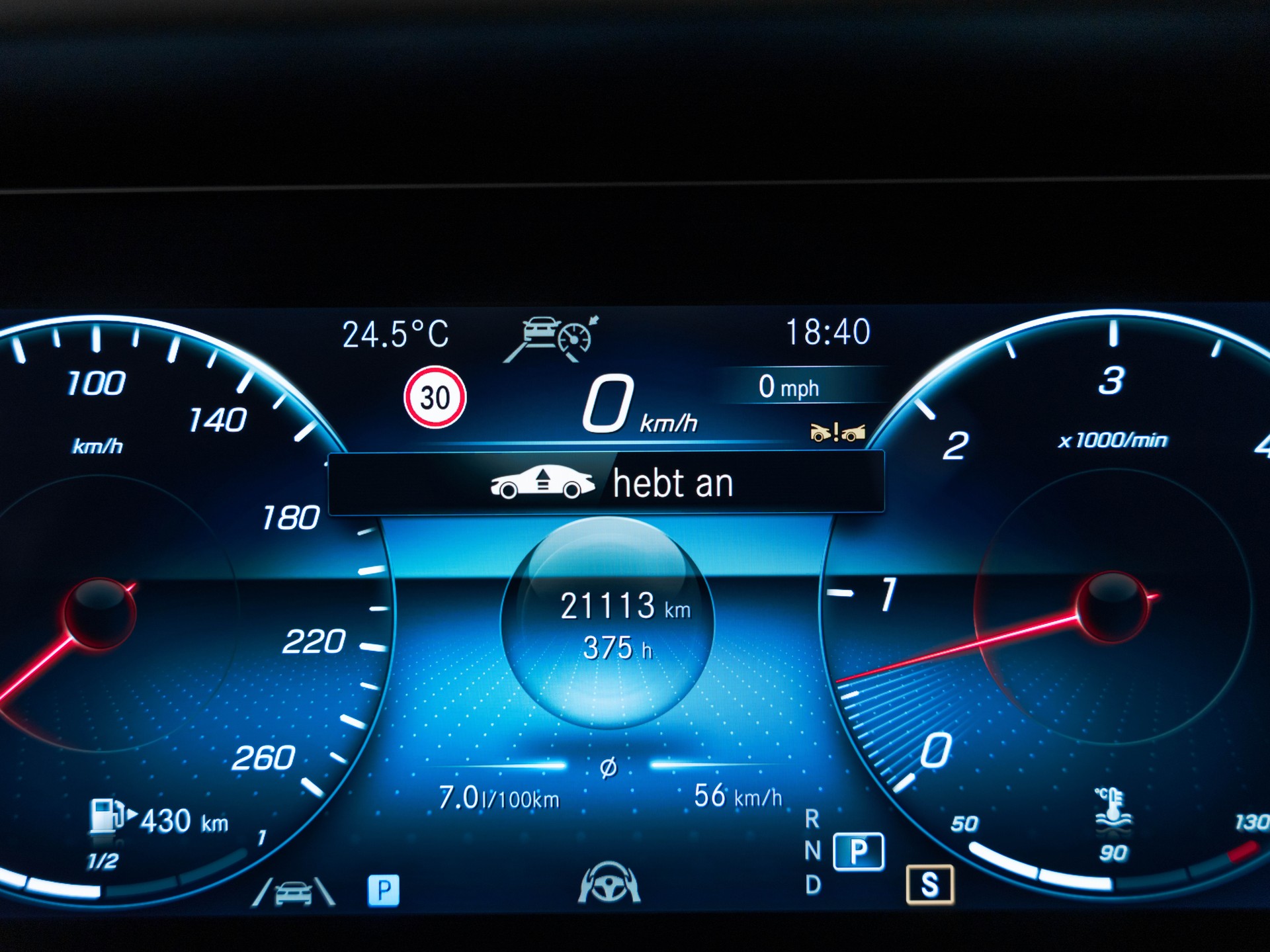 MERCEDES-BENZ E 400 d Coupé 4Matic AMG Line 9G-Tronic-image-17