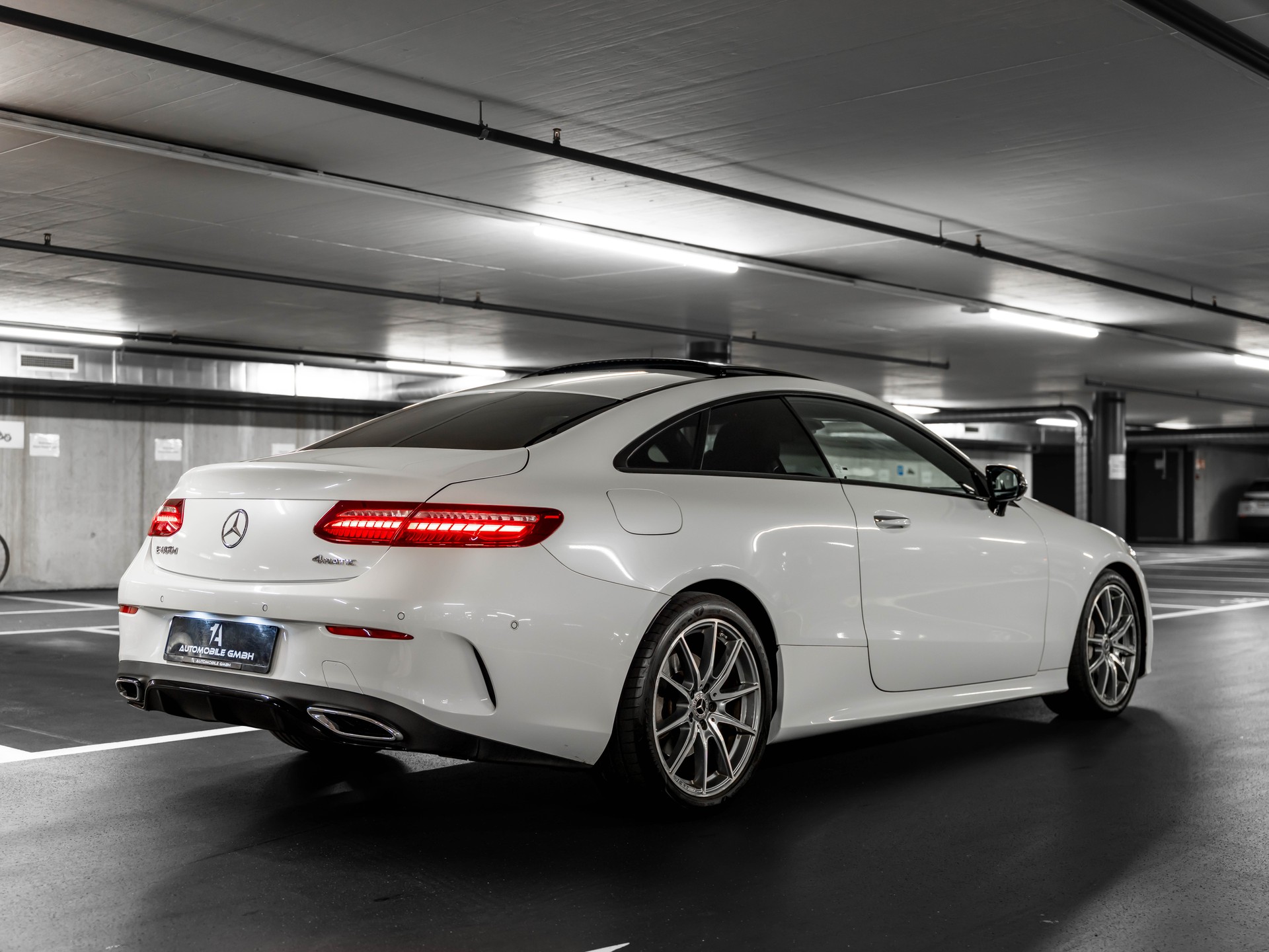 MERCEDES-BENZ E 400 d Coupé 4Matic AMG Line 9G-Tronic-image-9