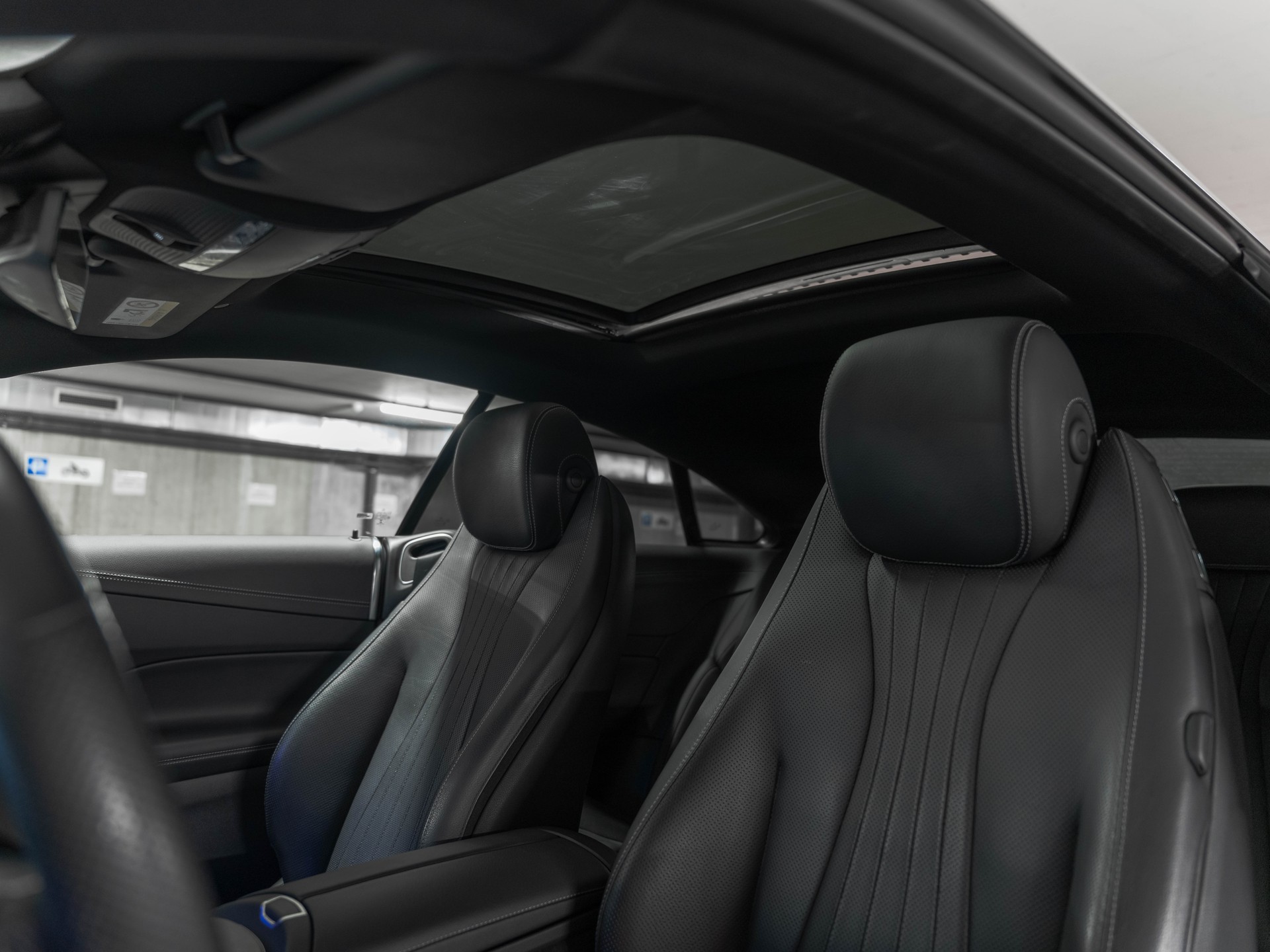MERCEDES-BENZ E 400 d Coupé 4Matic AMG Line 9G-Tronic-image-29