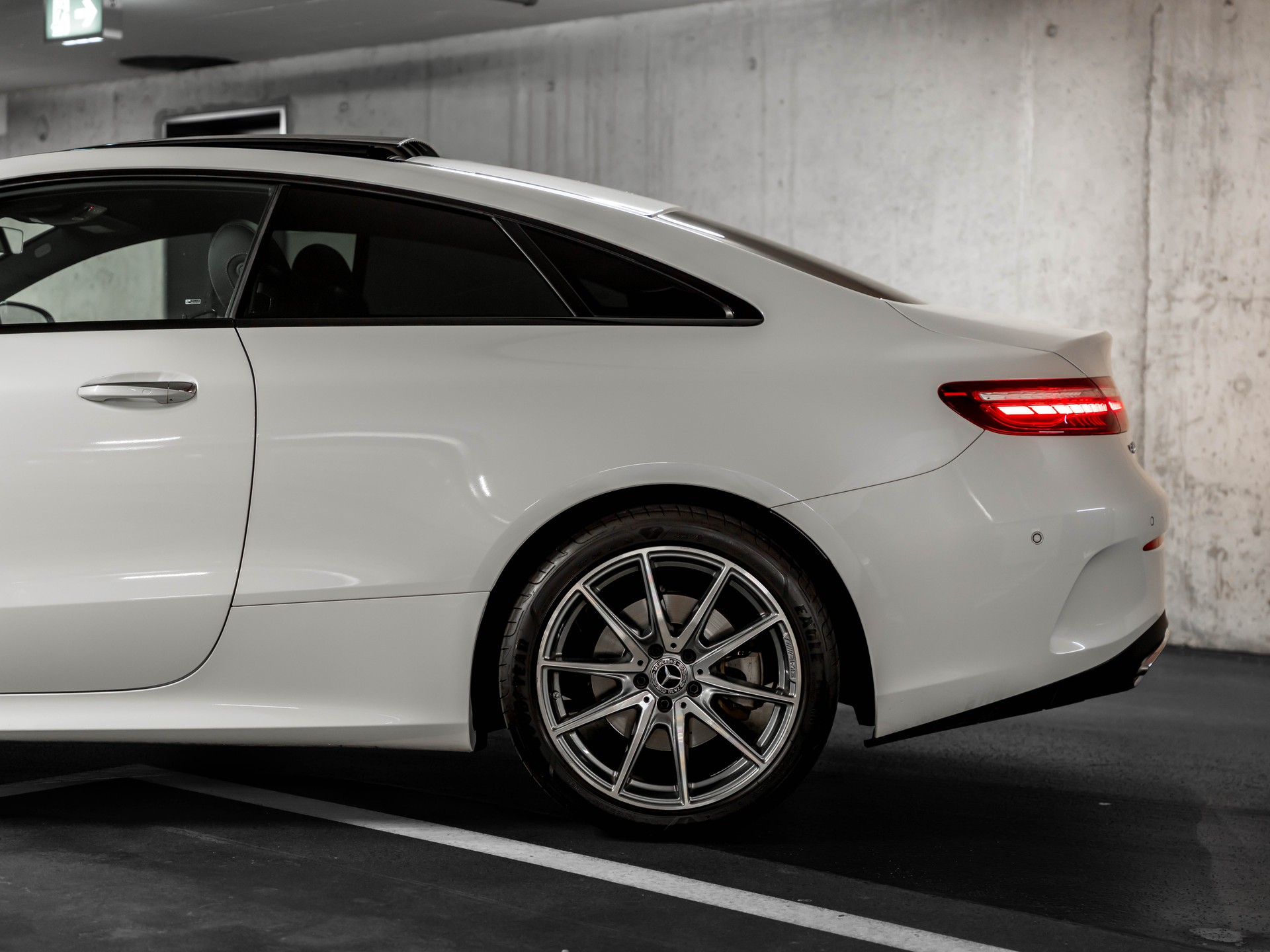 MERCEDES-BENZ E 400 d Coupé 4Matic AMG Line 9G-Tronic-image-4