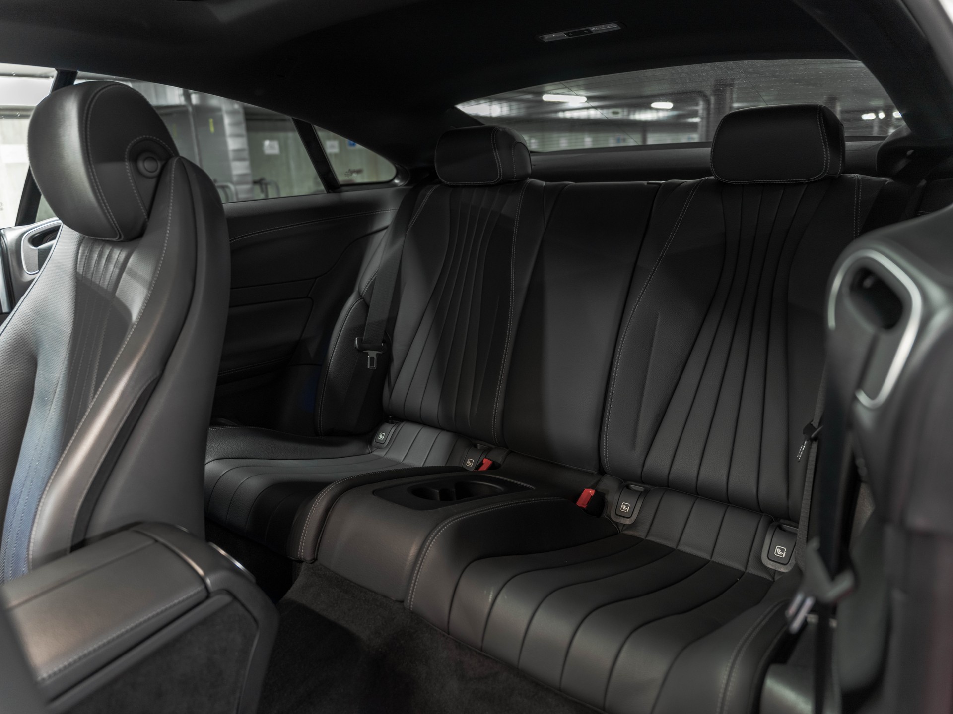 MERCEDES-BENZ E 400 d Coupé 4Matic AMG Line 9G-Tronic-image-30
