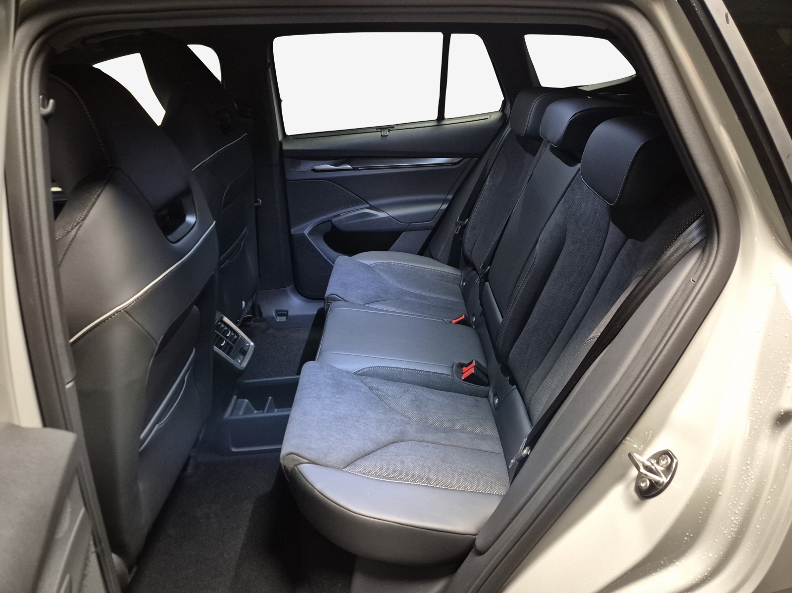 SKODA Enyaq 85x Sportline 4x4-image-11