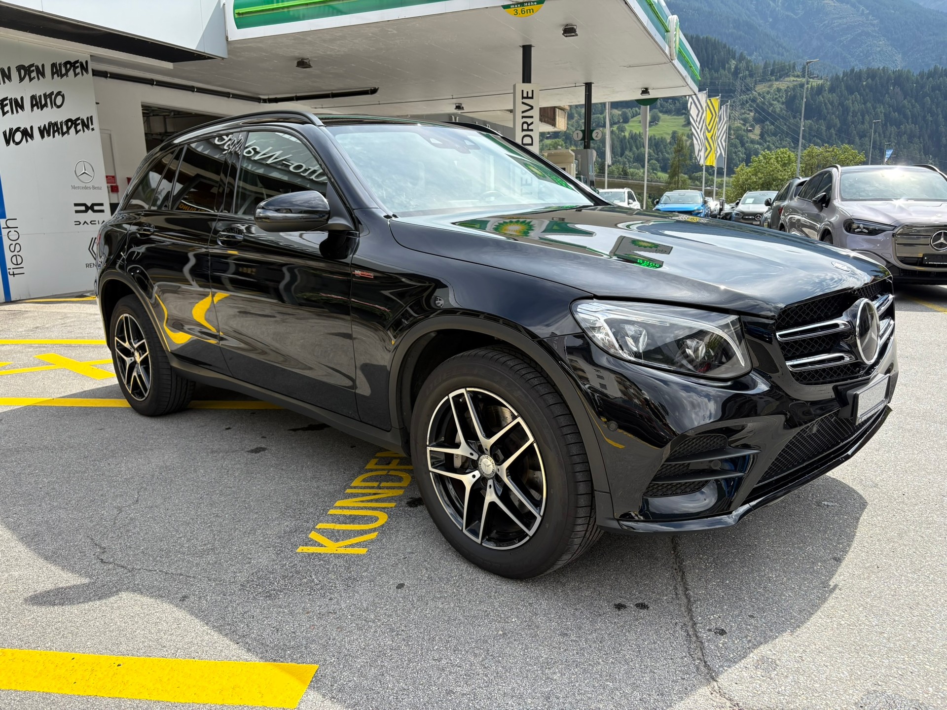 MERCEDES-BENZ GLC 250 d AMG Line 4Matic-image-2