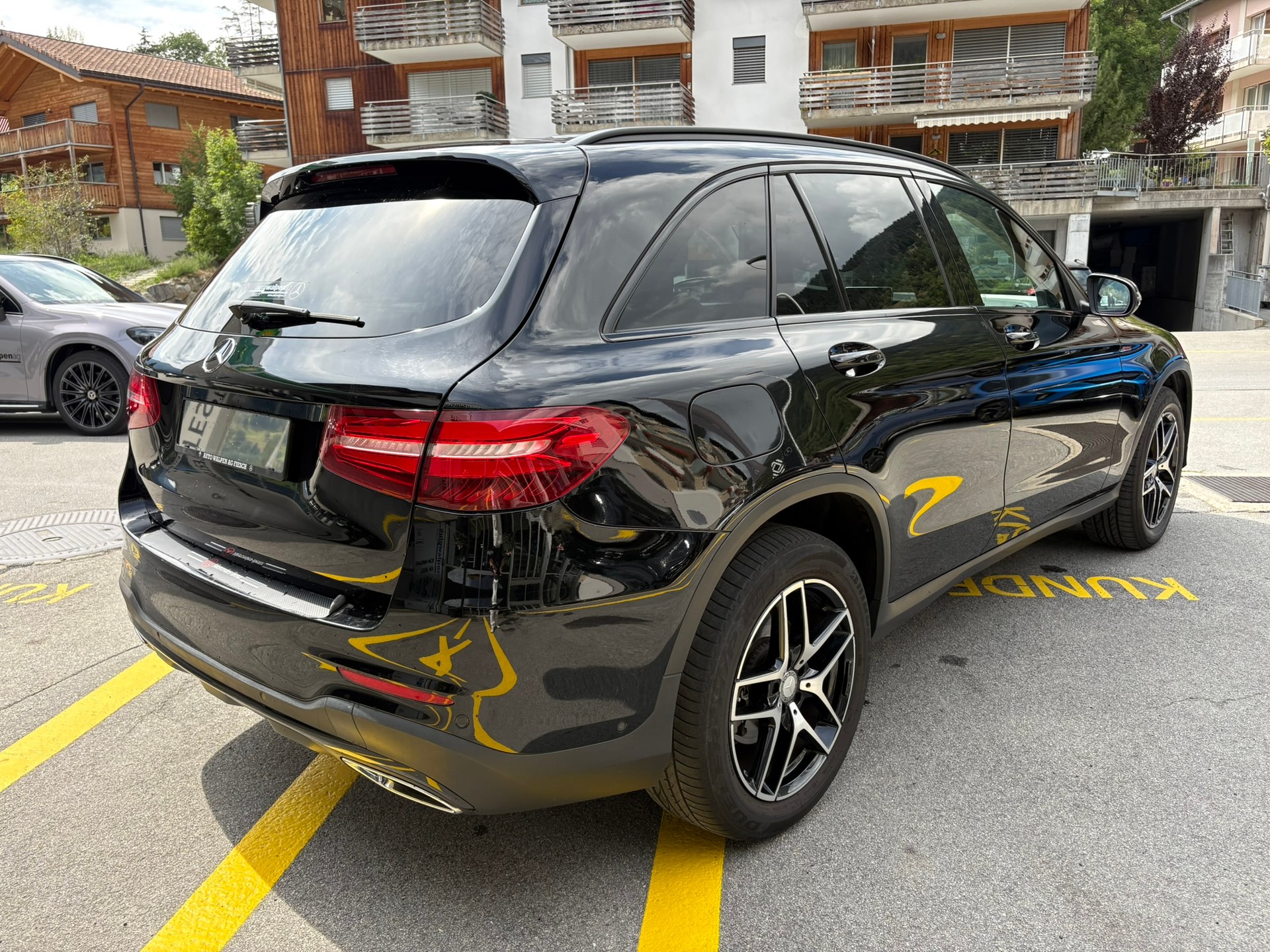MERCEDES-BENZ GLC 250 d AMG Line 4Matic-image-4