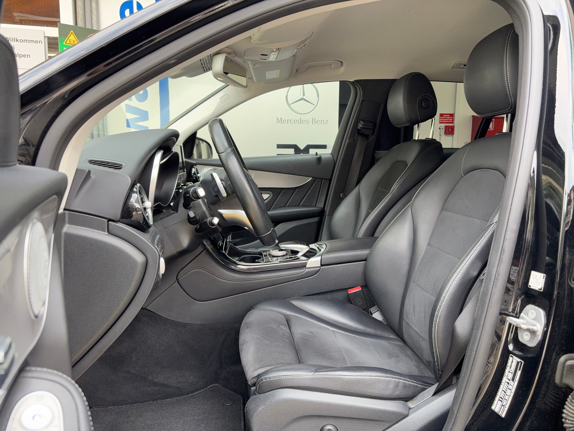MERCEDES-BENZ GLC 250 d AMG Line 4Matic-image-8