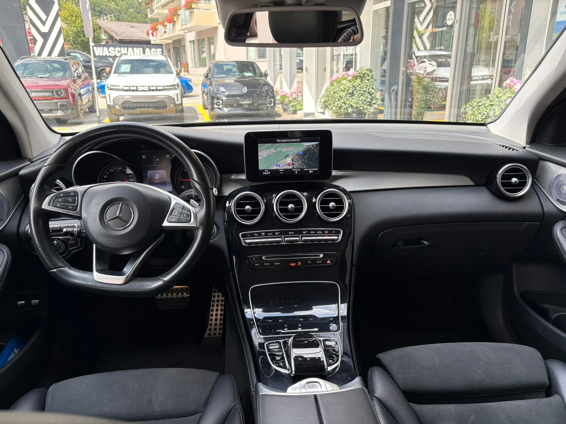 MERCEDES-BENZ GLC 250 d AMG Line 4Matic-image-15