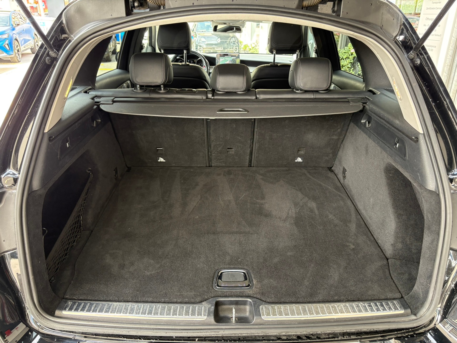 MERCEDES-BENZ GLC 250 d AMG Line 4Matic-image-16