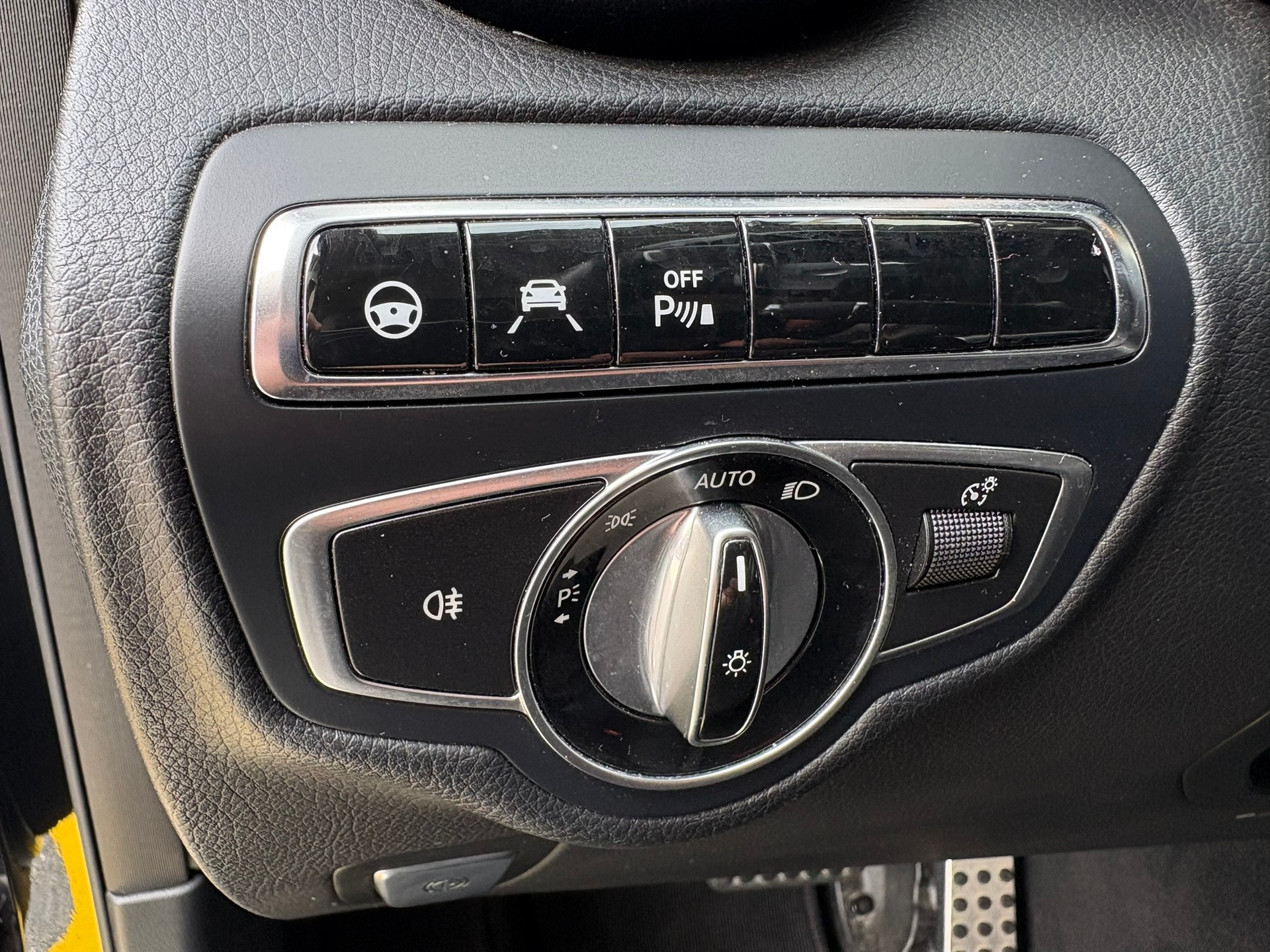 MERCEDES-BENZ GLC 250 d AMG Line 4Matic-image-13