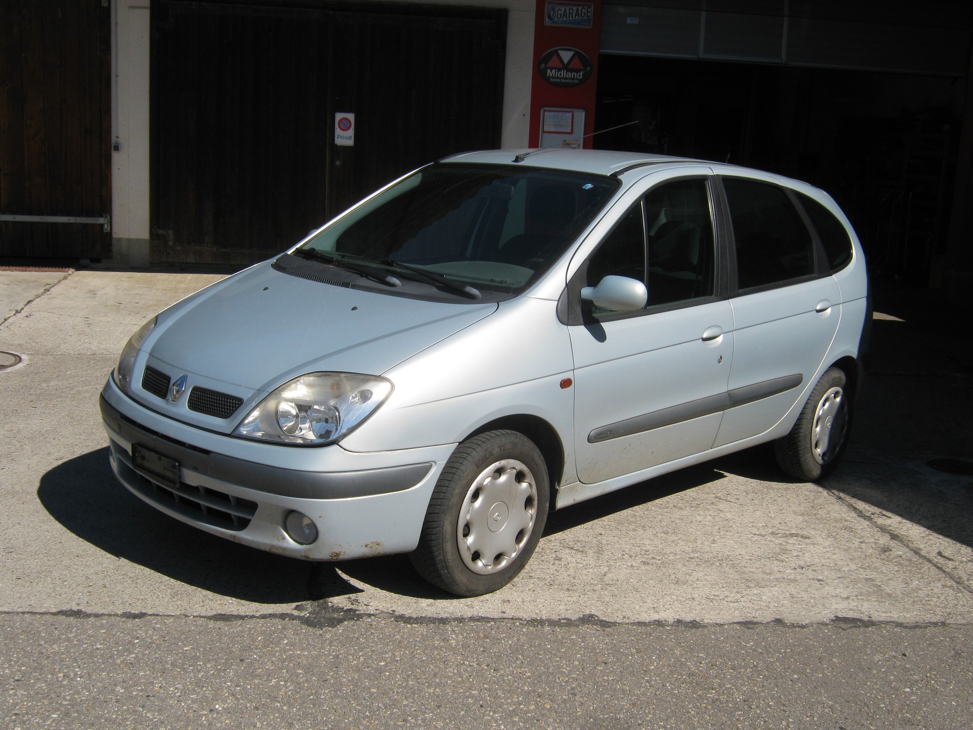 RENAULT Scénic 2.0 16V Expression-image-0