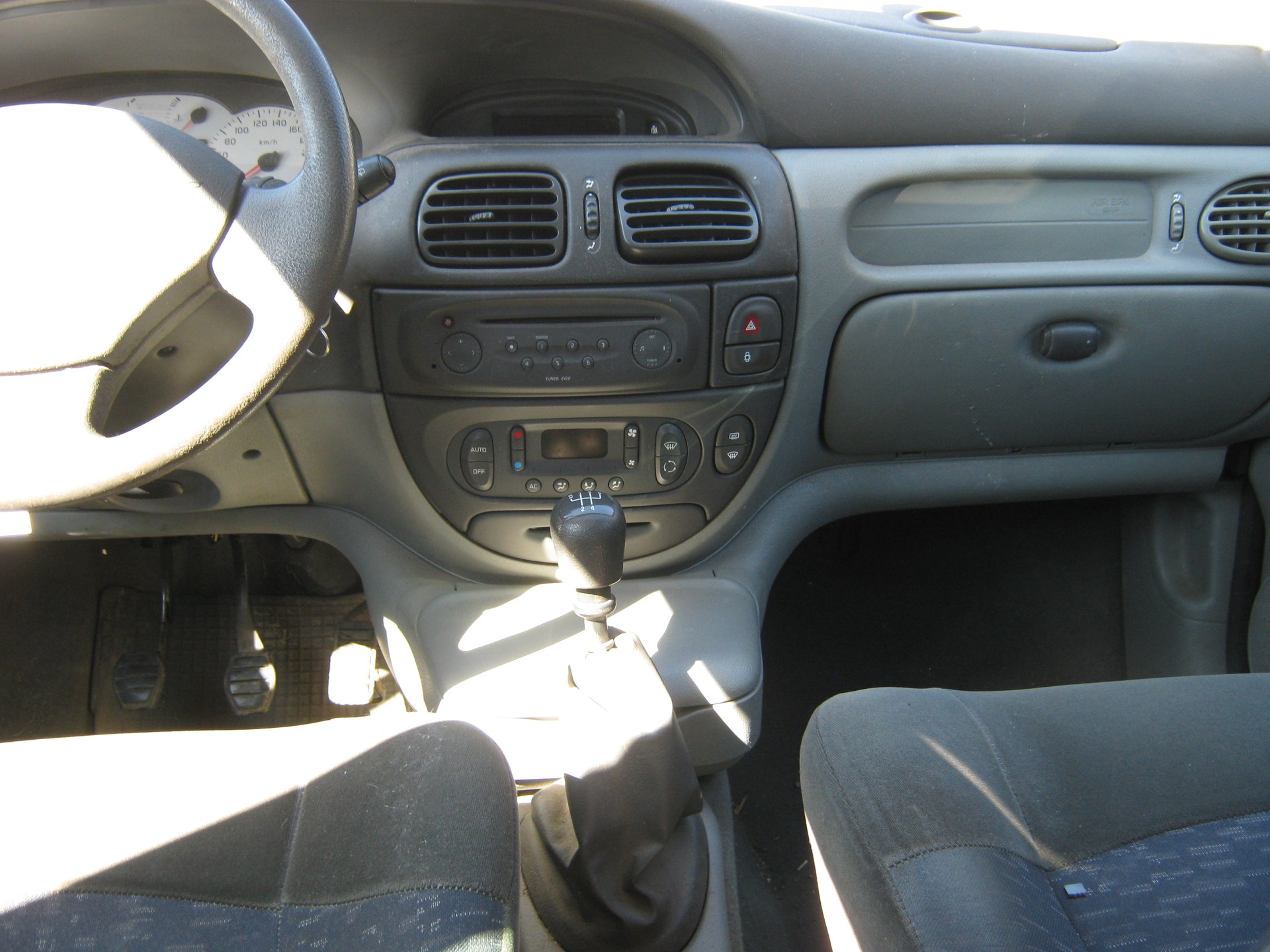RENAULT Scénic 2.0 16V Expression-image-8