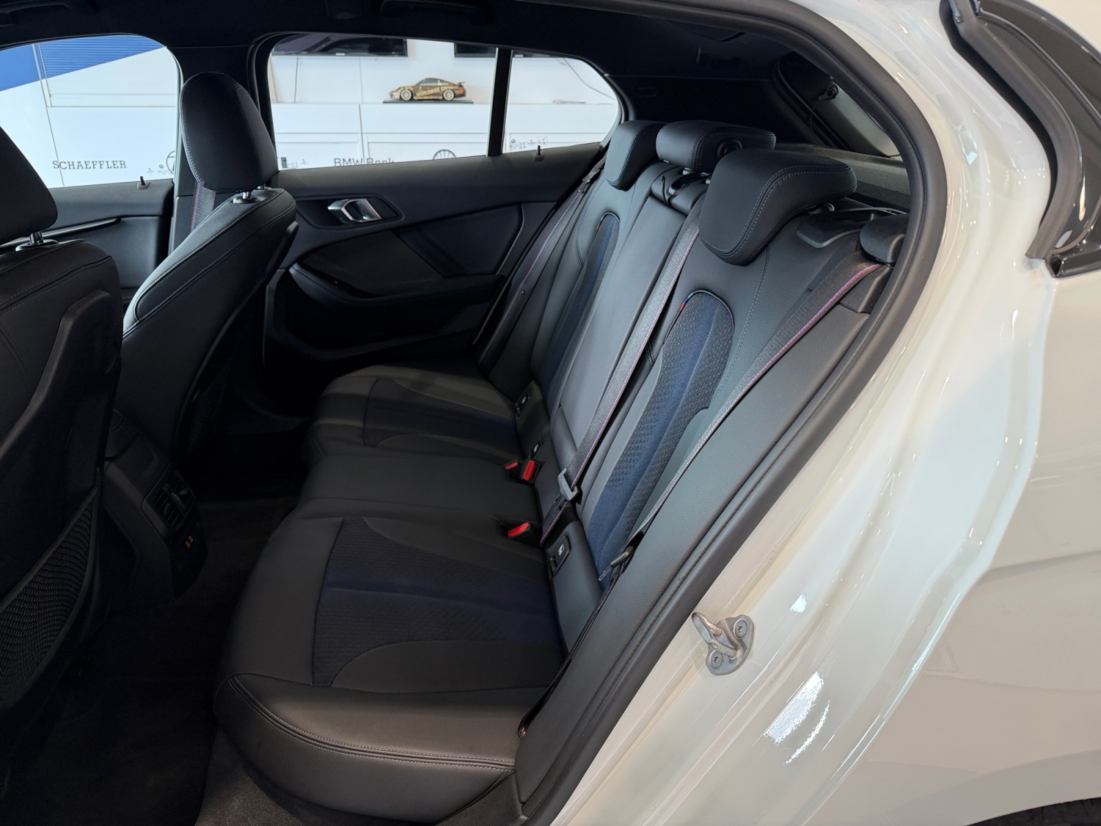 BMW M135i xDrive M Sport Pro Steptronic-image-15
