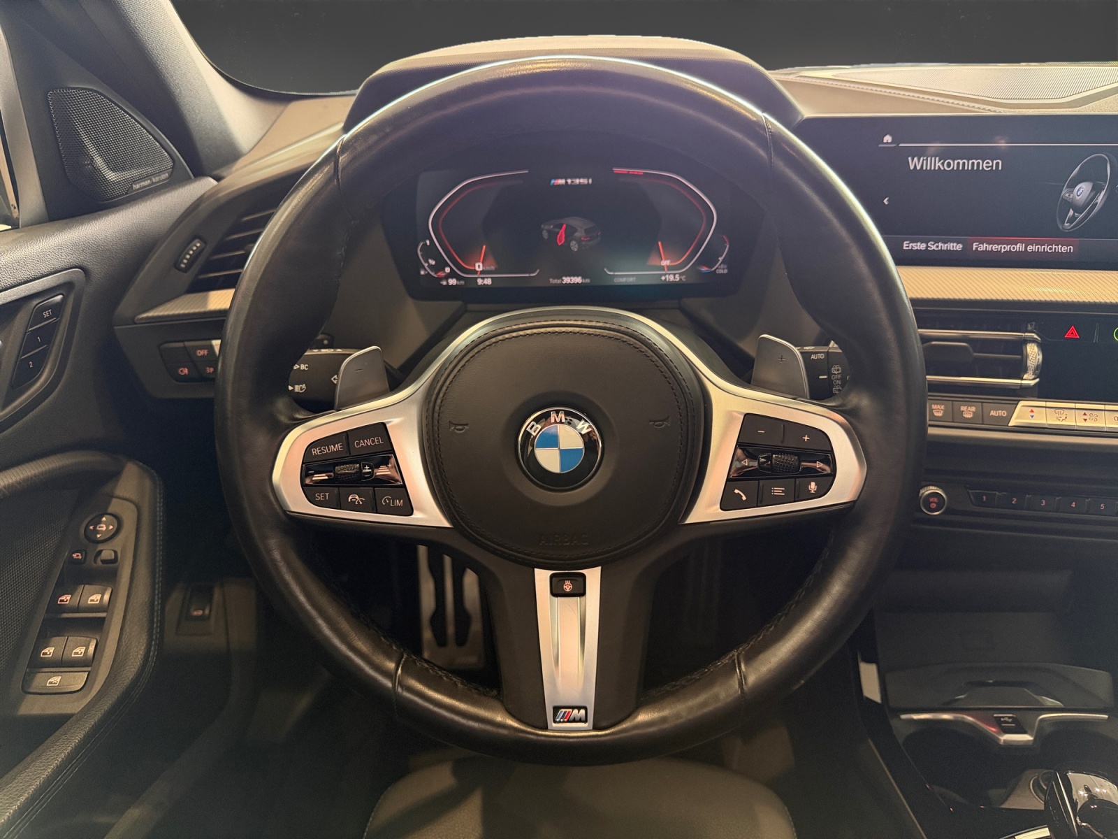 BMW M135i xDrive M Sport Pro Steptronic-image-11