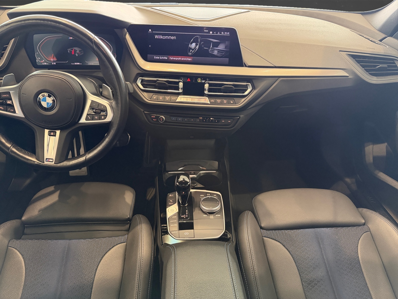 BMW M135i xDrive M Sport Pro Steptronic-image-9