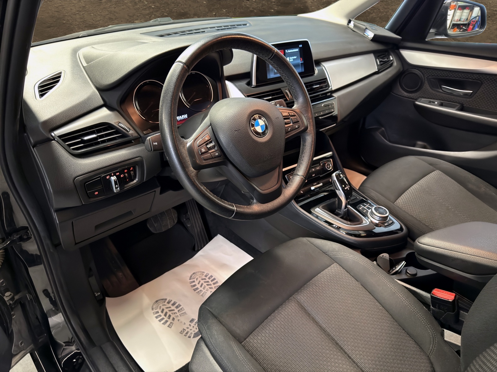 BMW 218d Gran Tourer Steptronic-image-7