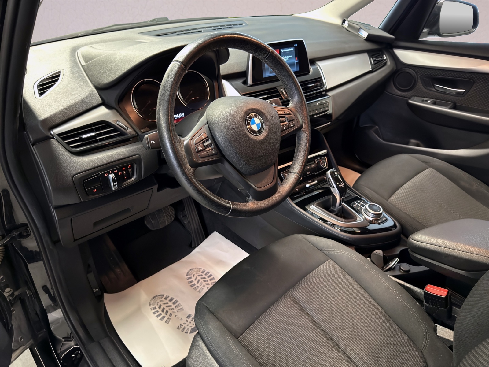 BMW 218d Gran Tourer Steptronic-image-7