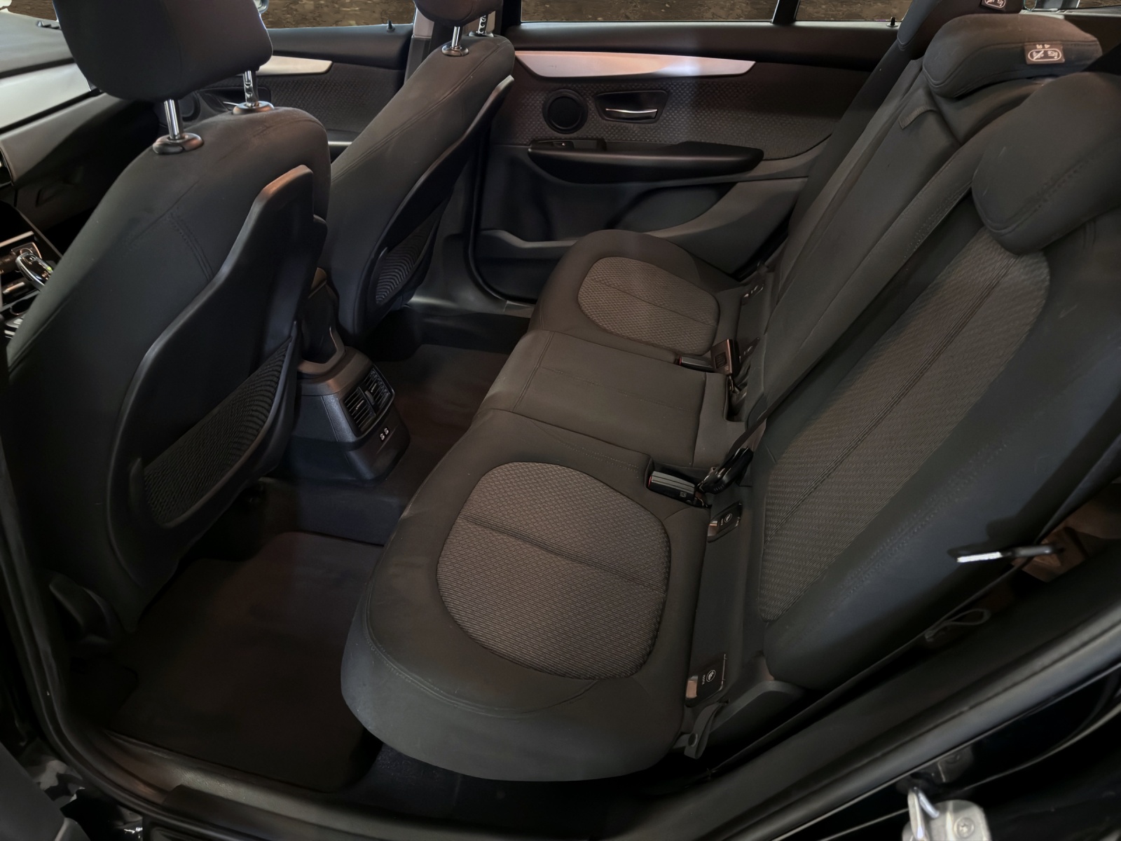 BMW 218d Gran Tourer Steptronic-image-11