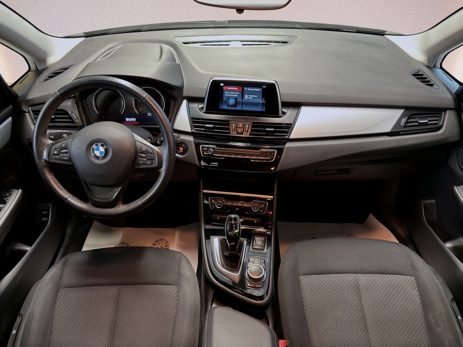 BMW 218d Gran Tourer Steptronic-showroom-element-3