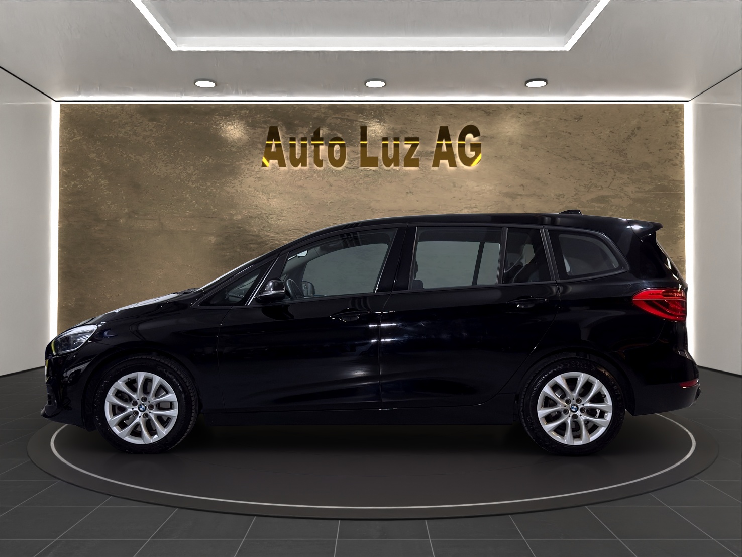 BMW 218d Gran Tourer Steptronic-image-5