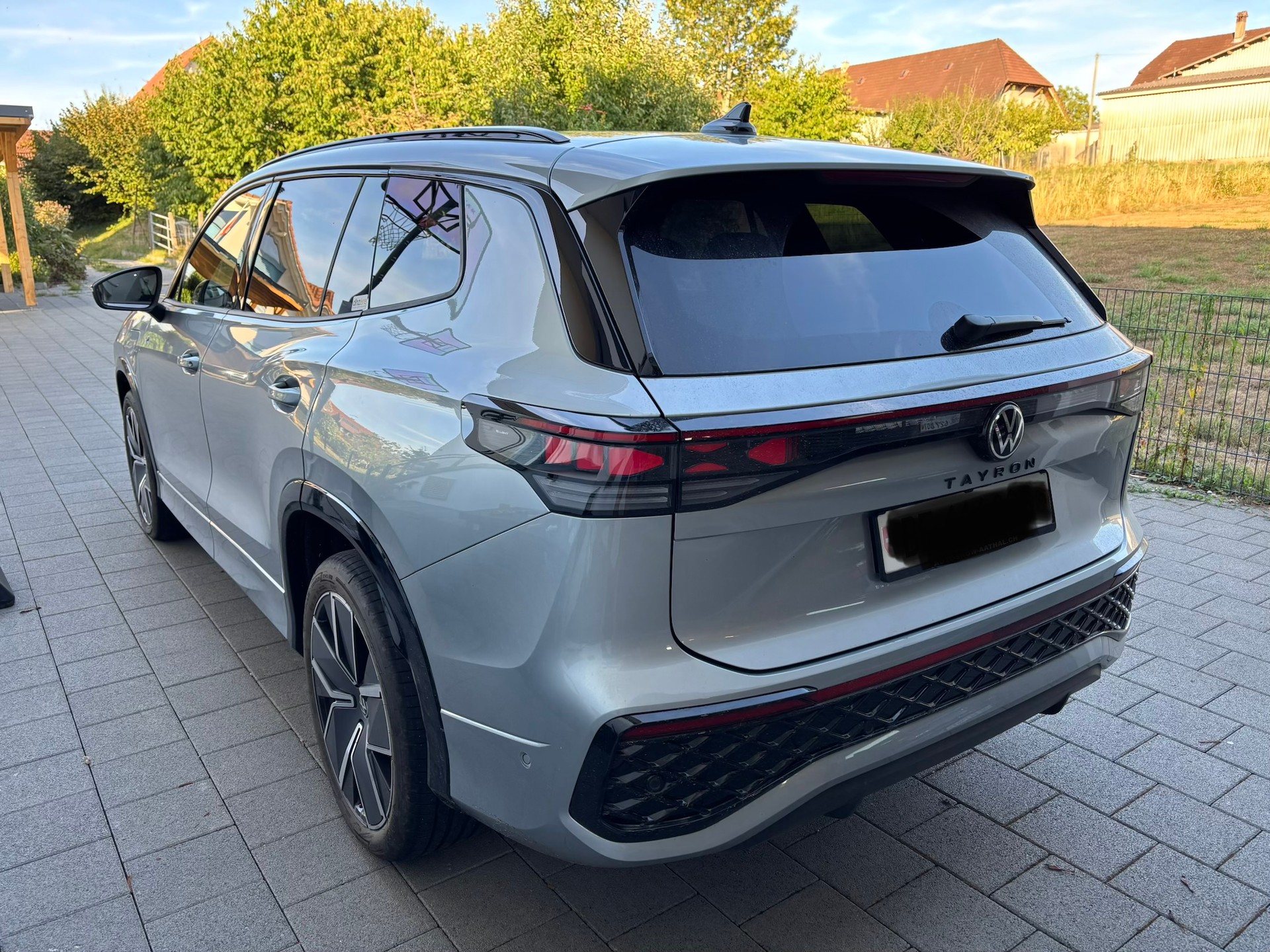 VW Tayron eHybrid 272 PS - Panodach, Black Style, 20", 10’700 km-image-1