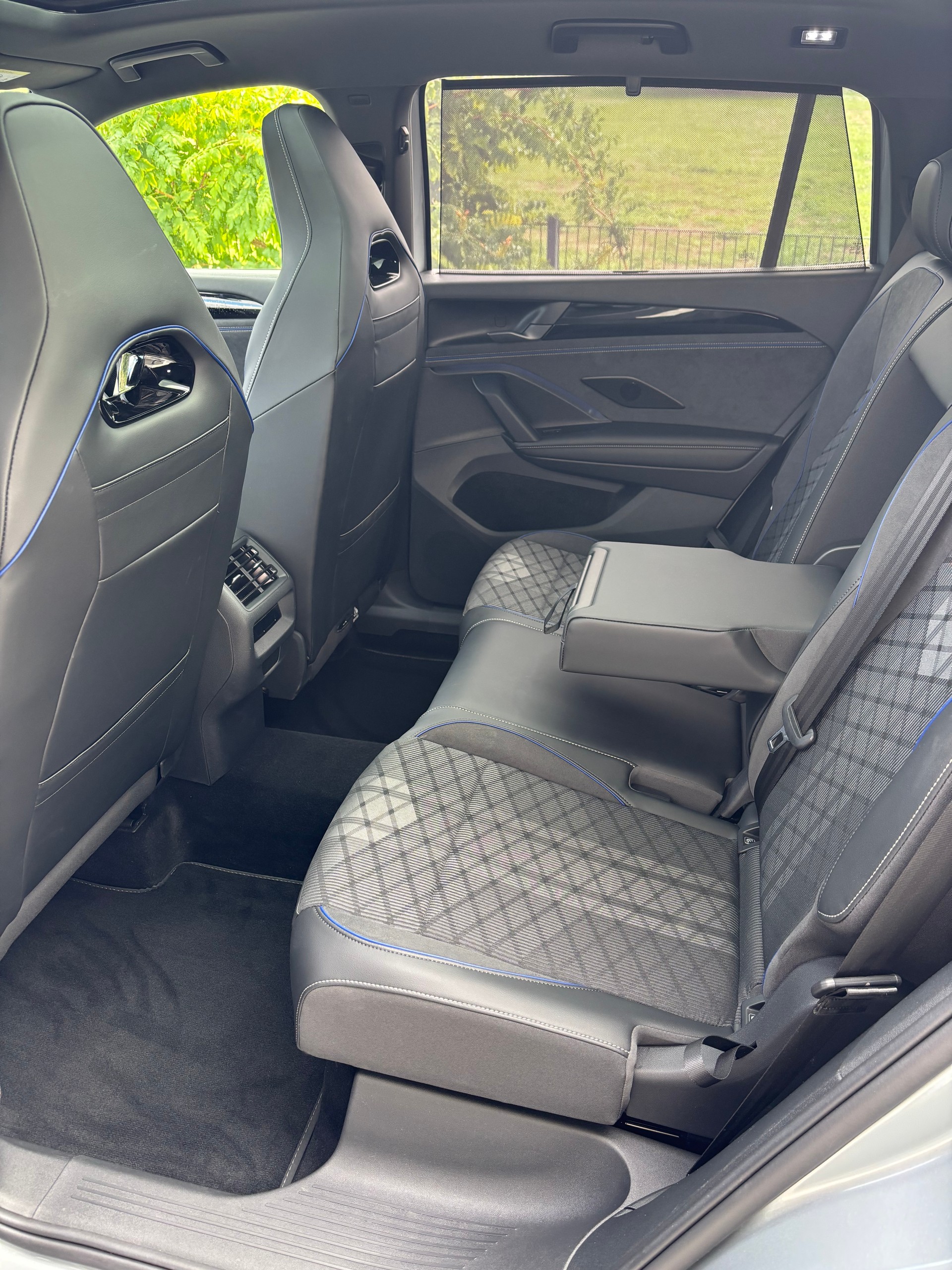 VW Tayron 1.5 TSI PHEV 272 PS R-Line Black Style - Erste Hand, Pano, 20", 11'300 km-image-5