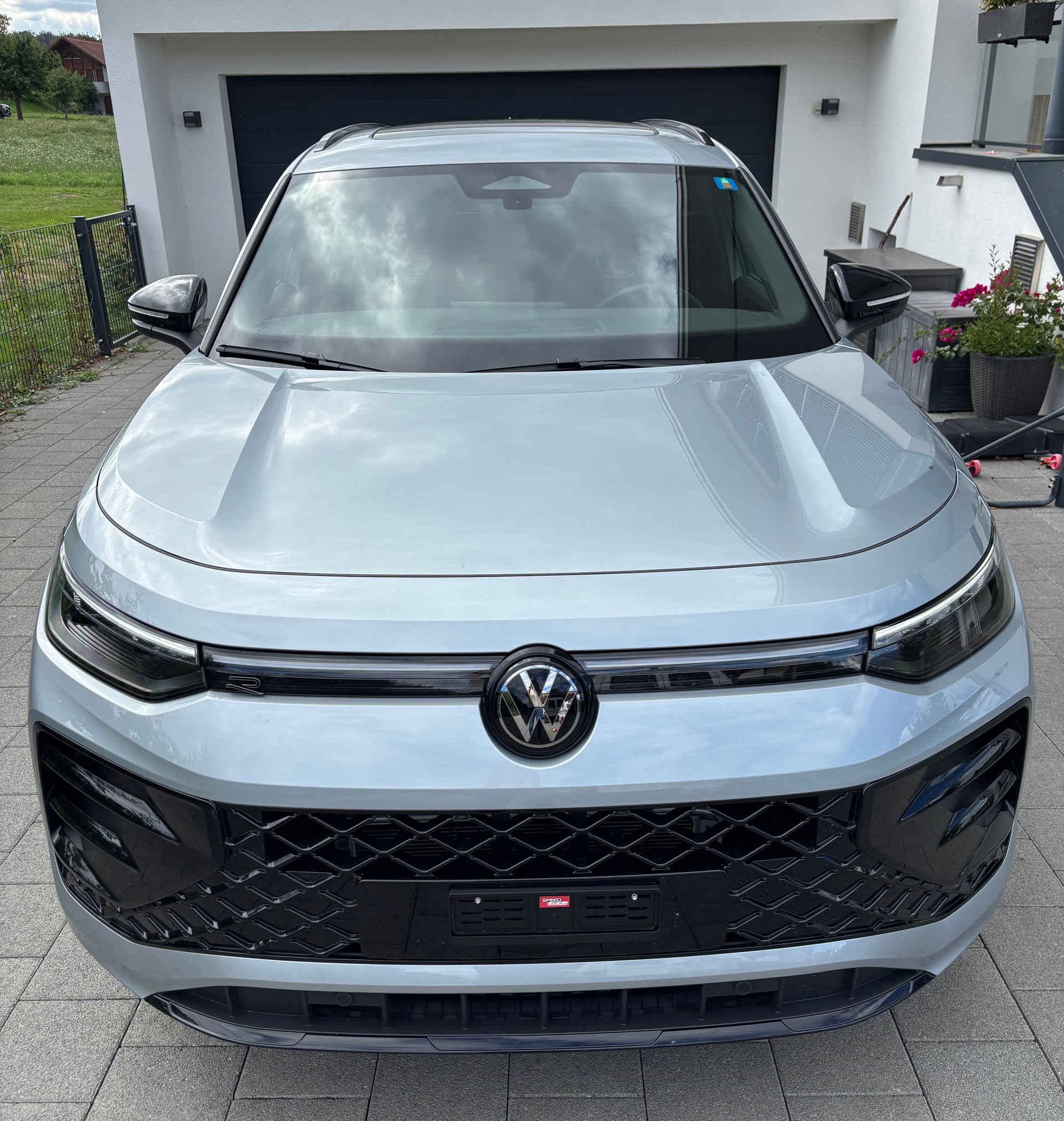VW Tayron 1.5 TSI PHEV 272 PS R-Line Black Style - Erste Hand, Pano, 20", 11'300 km-image-1