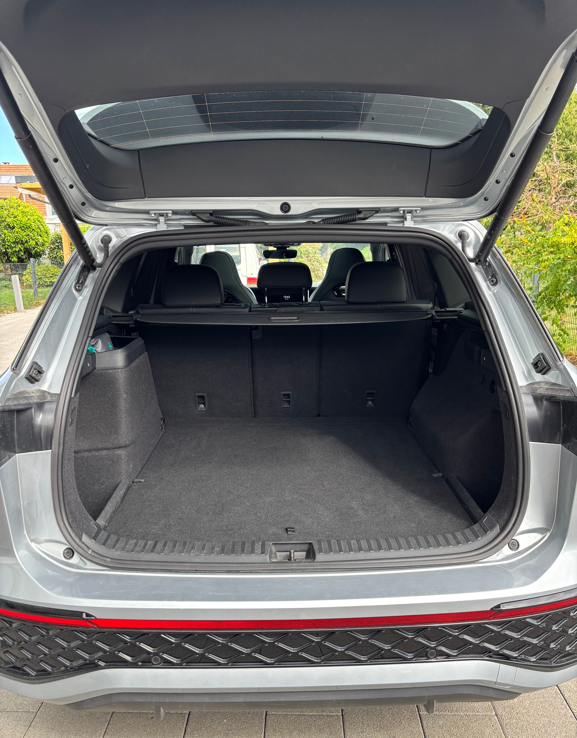 VW Tayron 1.5 TSI PHEV 272 PS R-Line Black Style - Erste Hand, Pano, 20", 11'300 km-image-8
