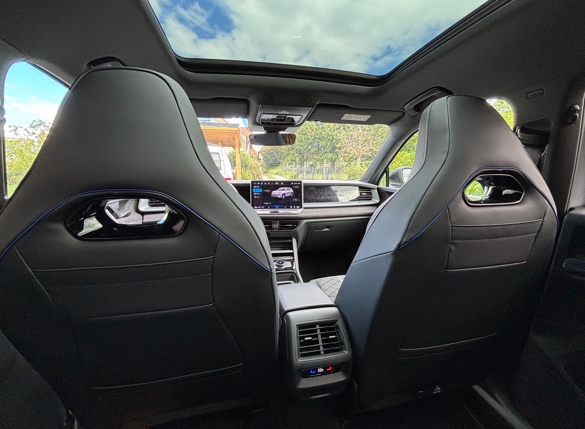VW Tayron 1.5 TSI PHEV 272 PS R-Line Black Style - Erste Hand, Pano, 20", 11'300 km-image-6