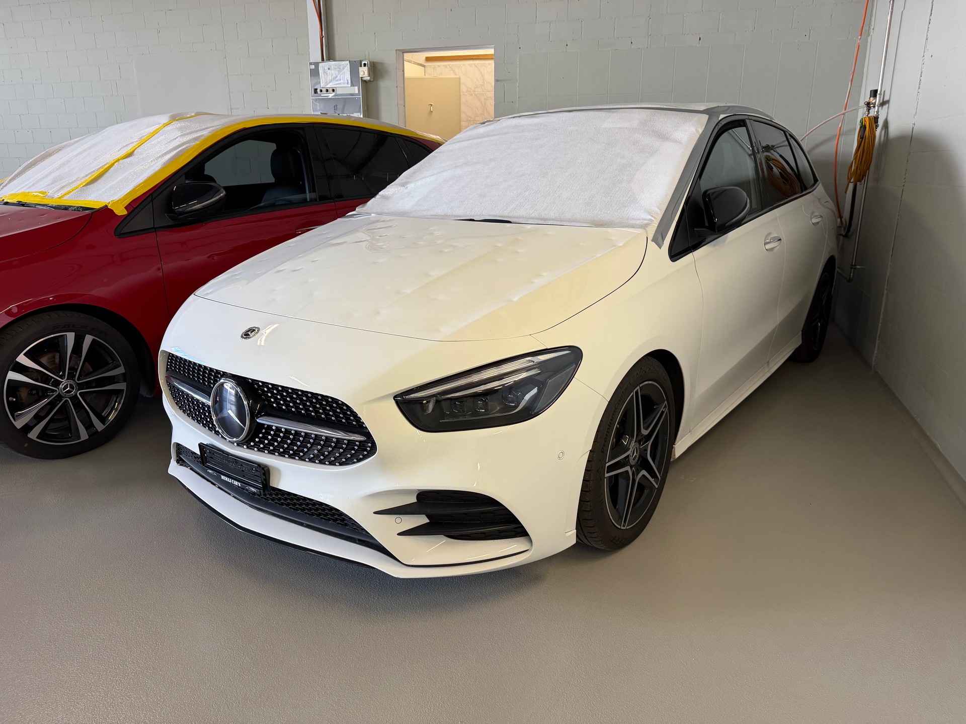 MERCEDES-BENZ B 250 4Matic AMG Line-showroom-element-1