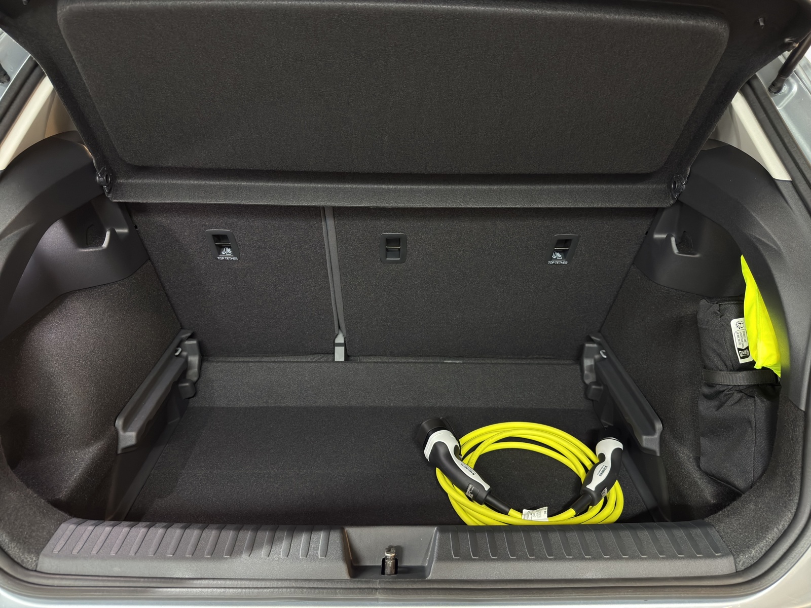 VW ID.Polo 52 kWh Life Edition One-image-12