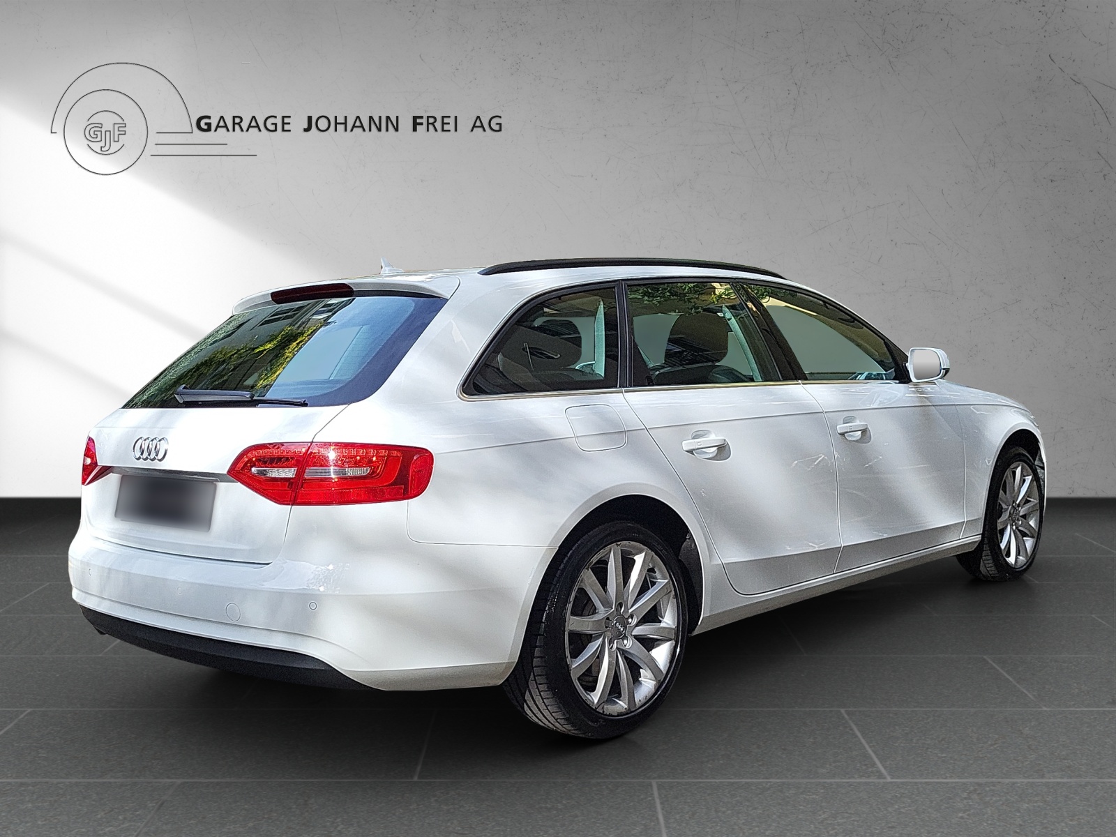 AUDI A4 Avant 2.0TDI 177PS Automat-image-4