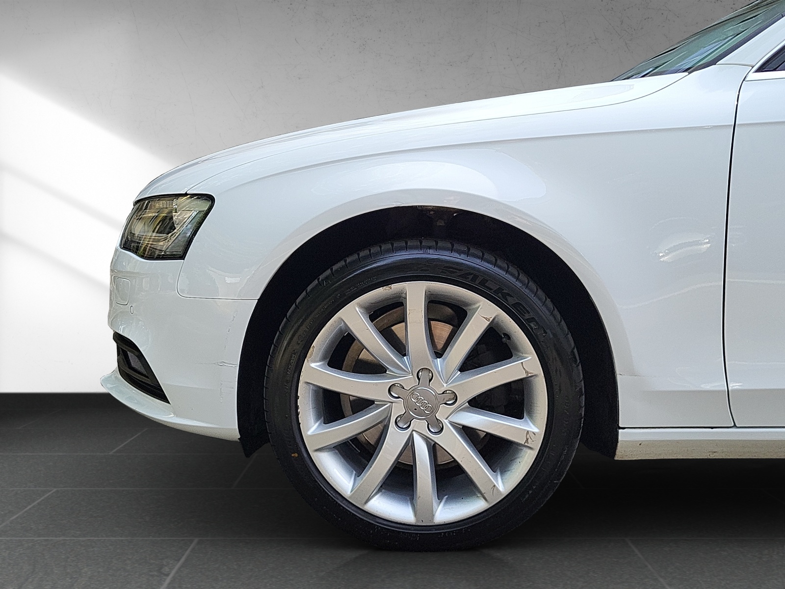AUDI A4 Avant 2.0TDI 177PS Automat-image-18