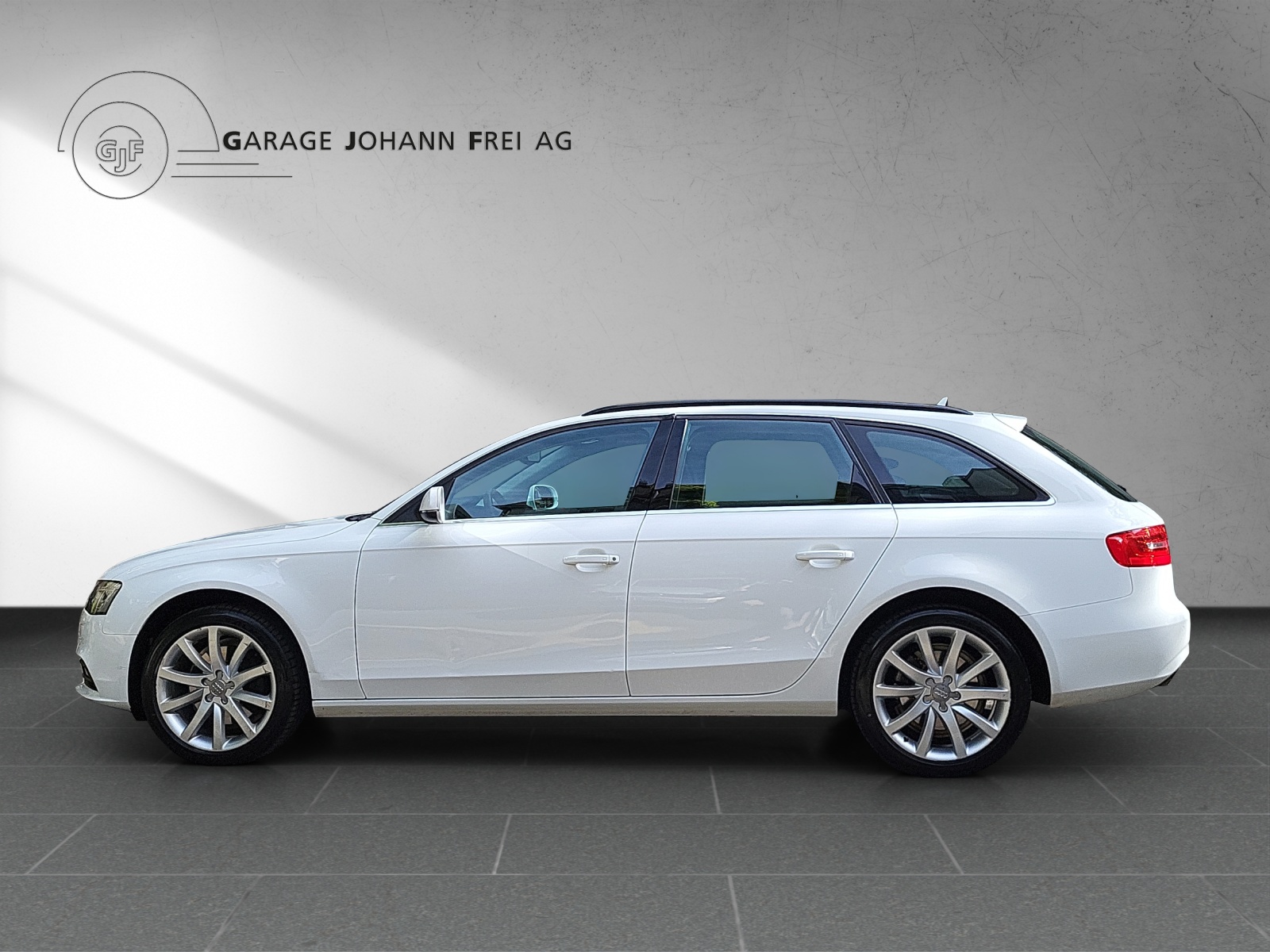 AUDI A4 Avant 2.0TDI 177PS Automat-image-1