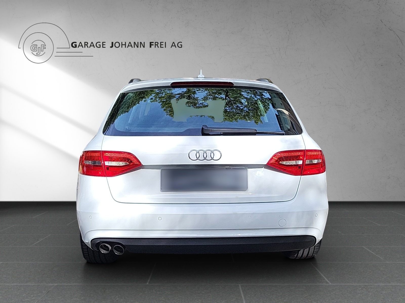 AUDI A4 Avant 2.0TDI 177PS Automat-image-3