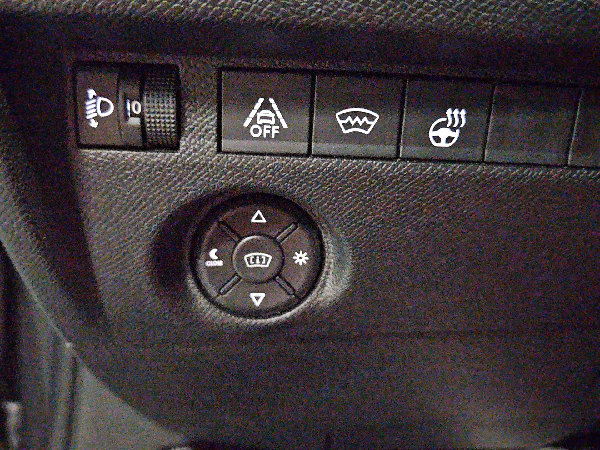 CITROEN C4 1.2 Pure Tech Shine EAT8-image-21