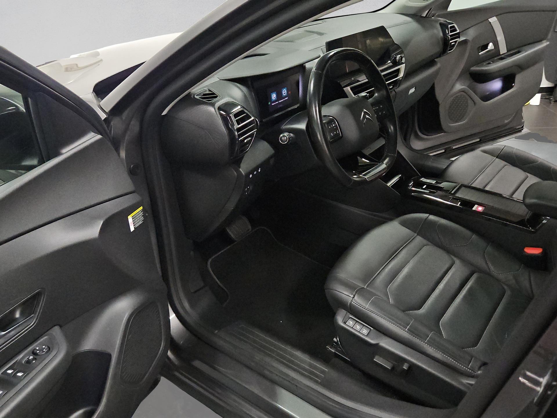 CITROEN C4 1.2 Pure Tech Shine EAT8-image-22