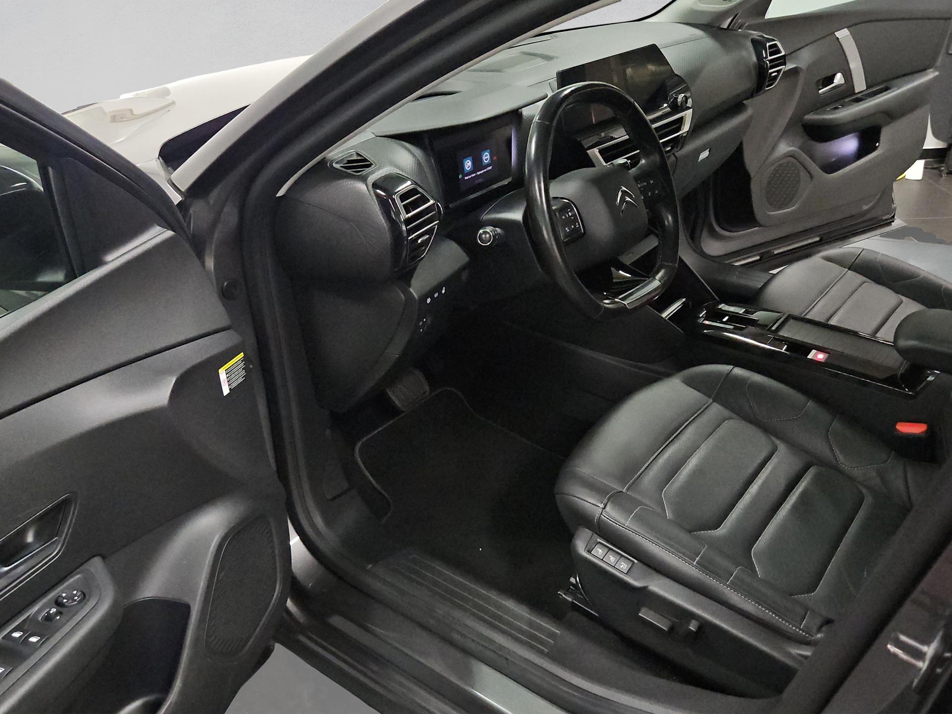CITROEN C4 1.2 Pure Tech Shine EAT8-image-22