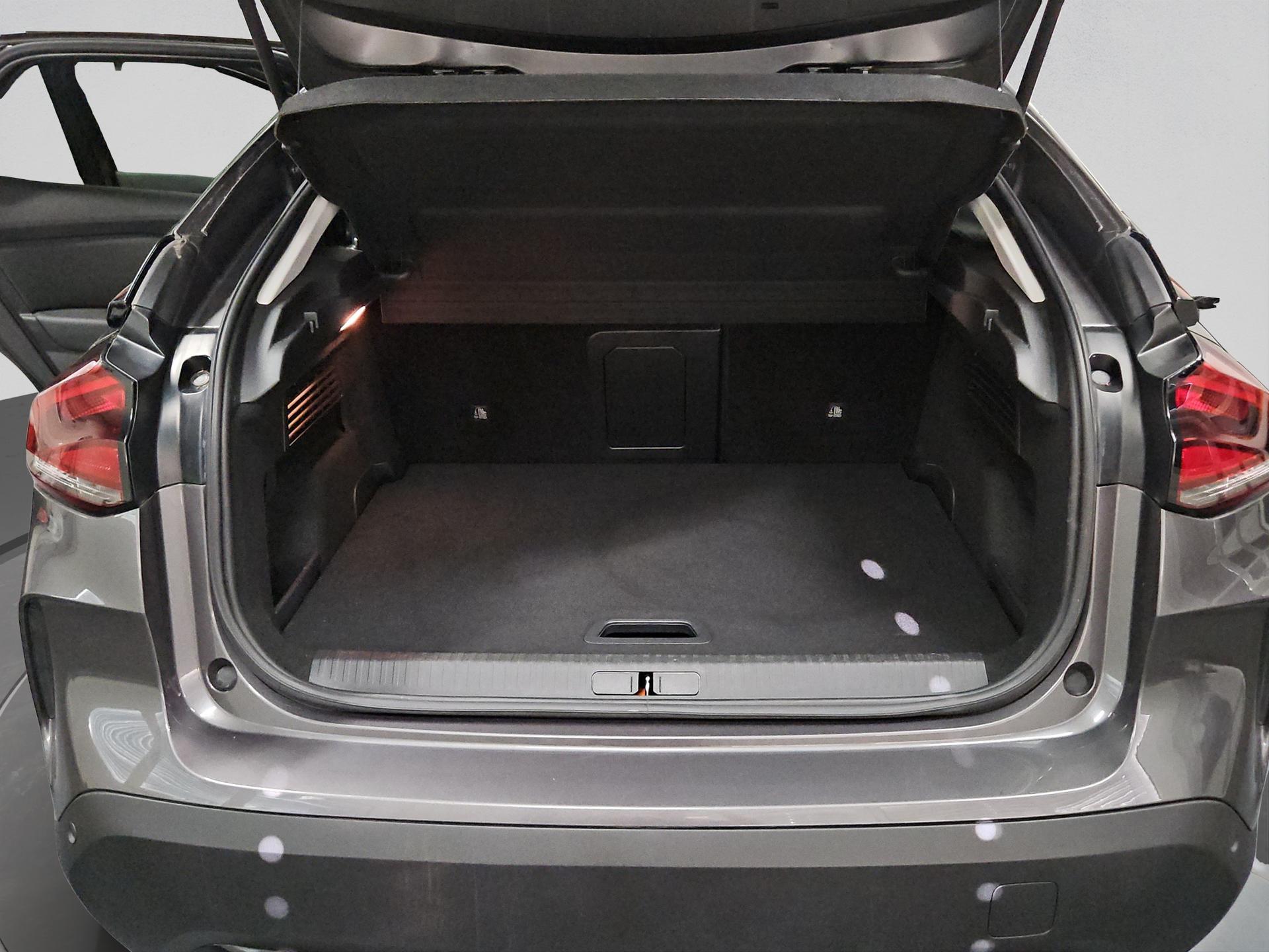 CITROEN C4 1.2 Pure Tech Shine EAT8-image-14