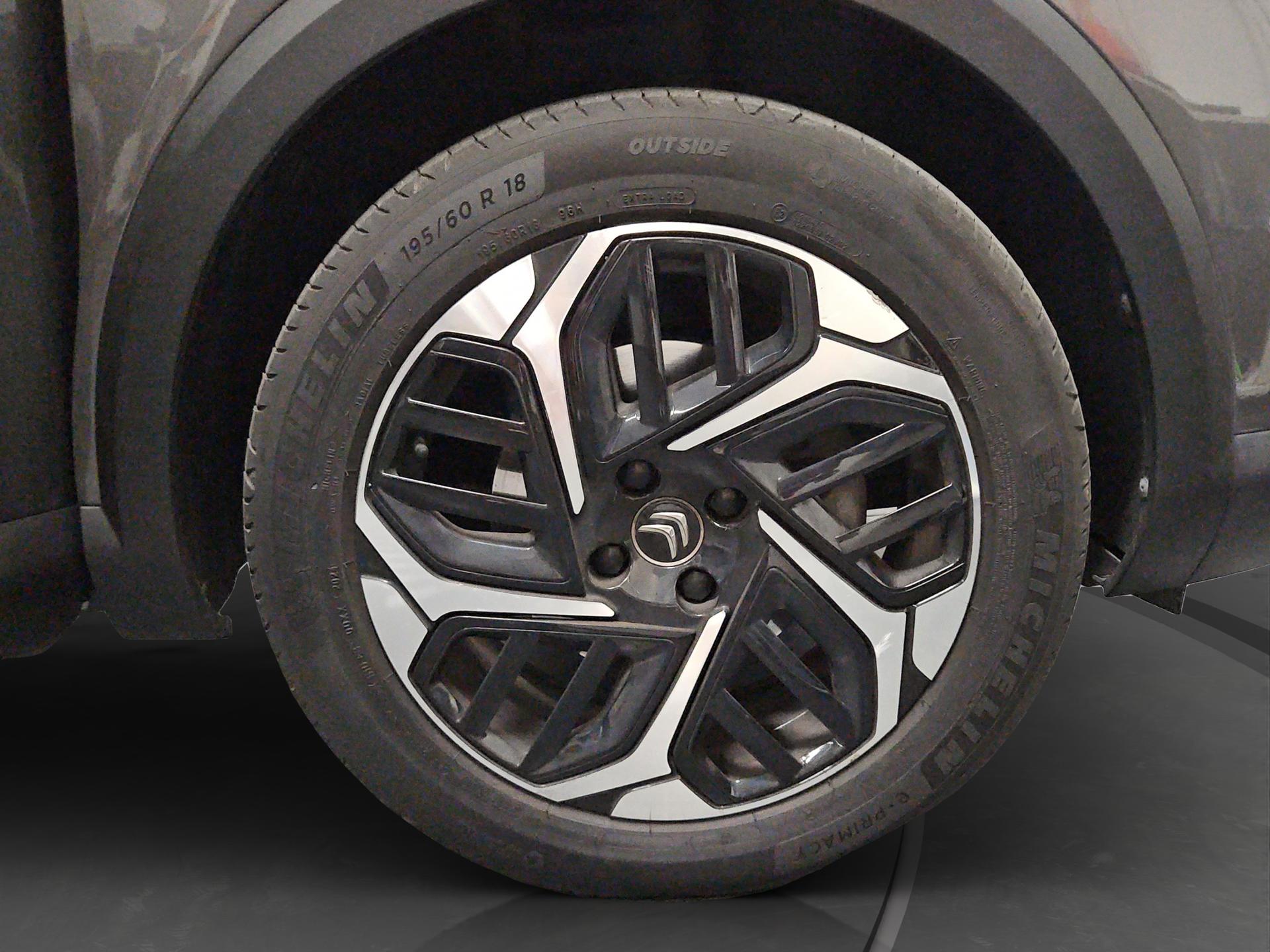 CITROEN C4 1.2 Pure Tech Shine EAT8-image-16