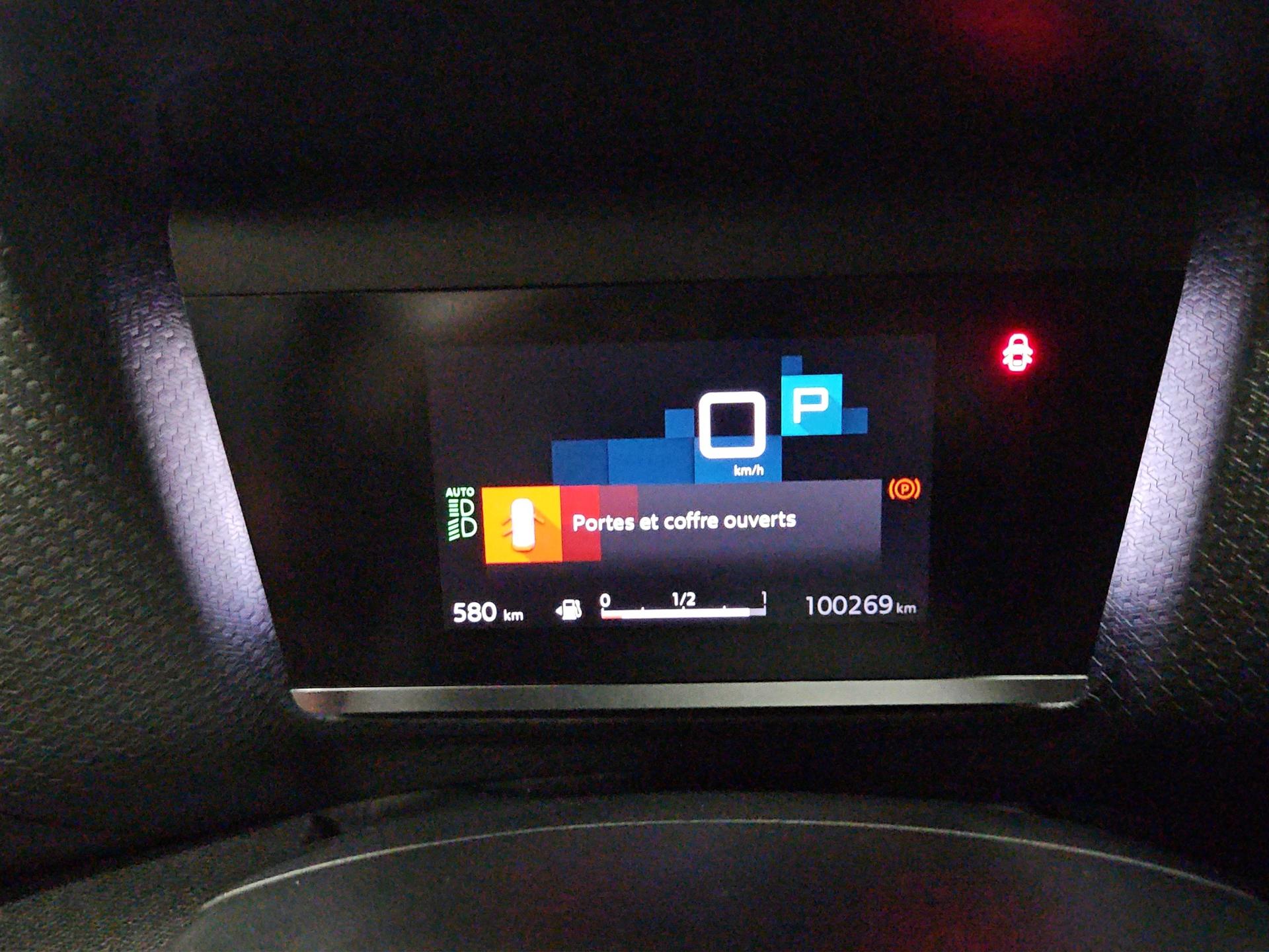 CITROEN C4 1.2 Pure Tech Shine EAT8-image-10