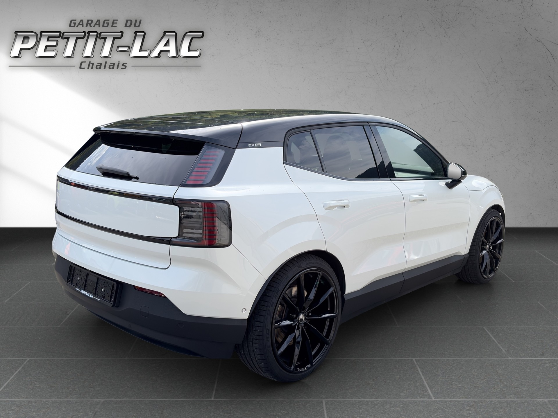 VOLVO EX30 E60 69kWh Twin Ultra Performance AWD-image-5